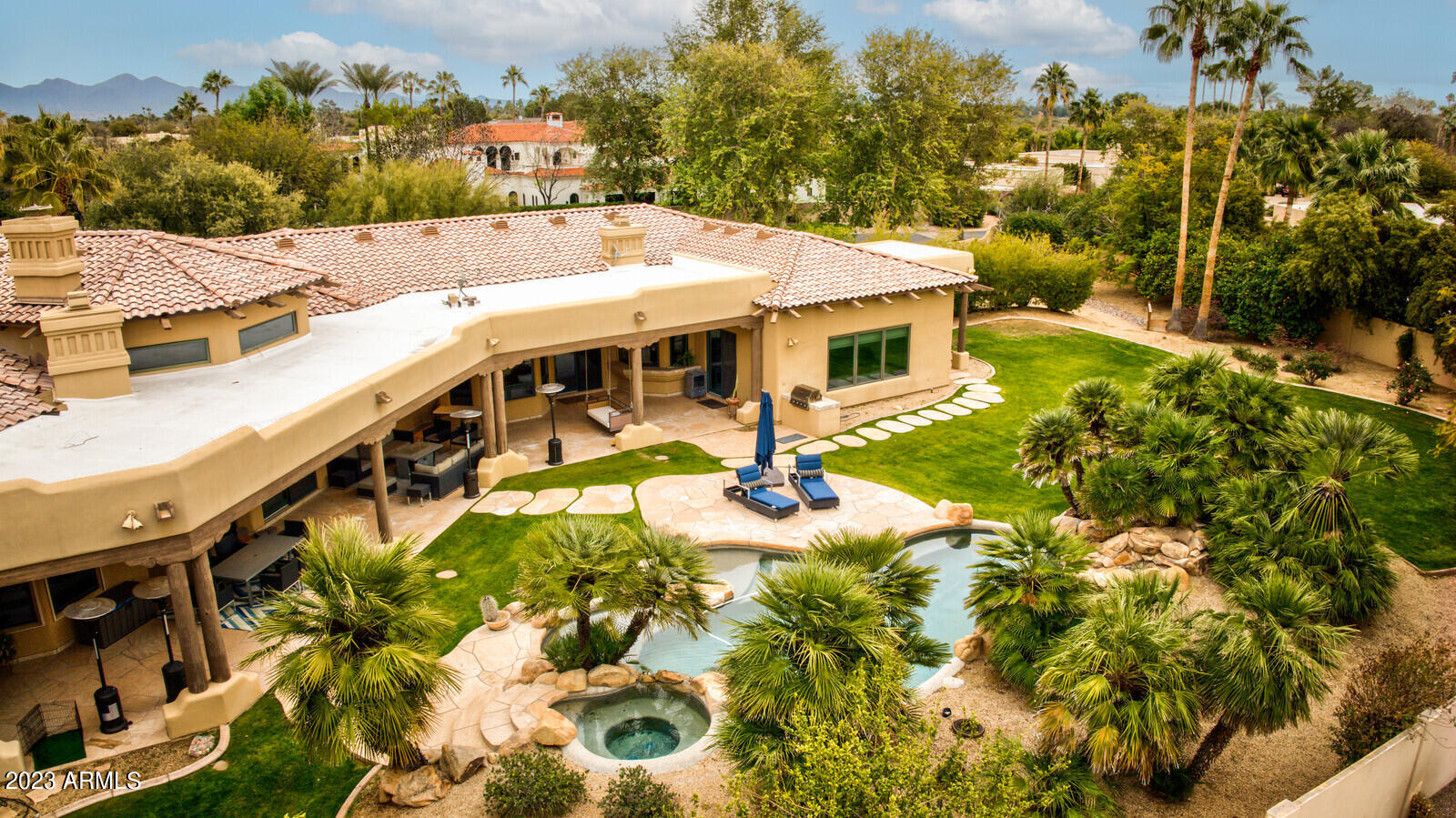HIDDEN PARADISE - Residential