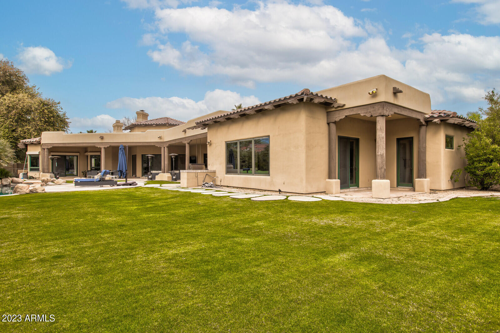HIDDEN PARADISE - Residential