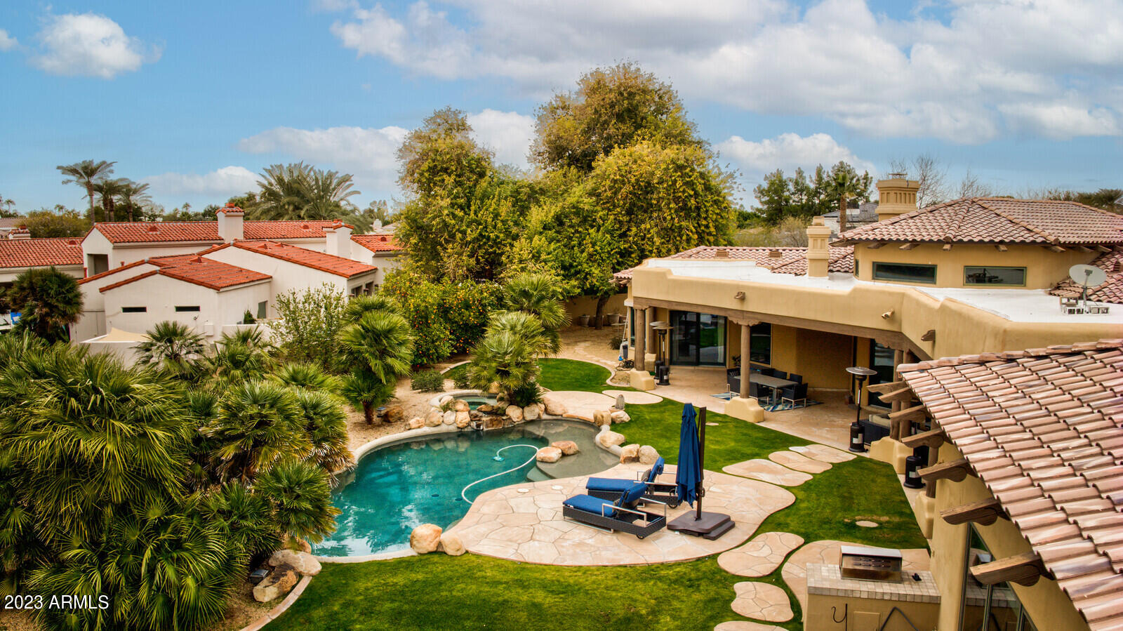 HIDDEN PARADISE - Residential