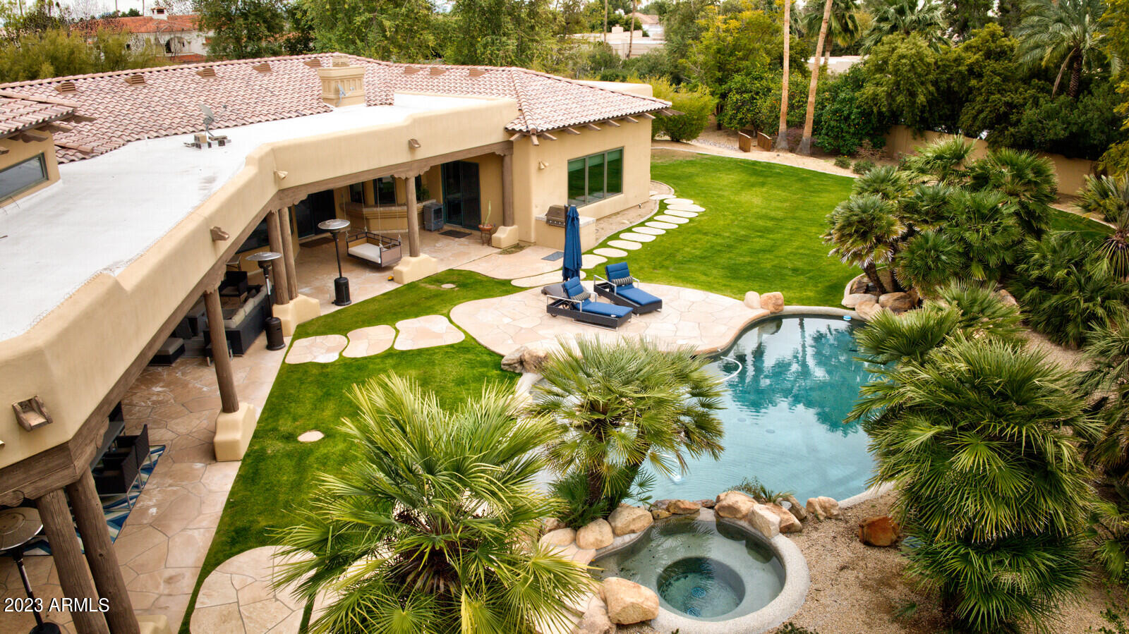 HIDDEN PARADISE - Residential