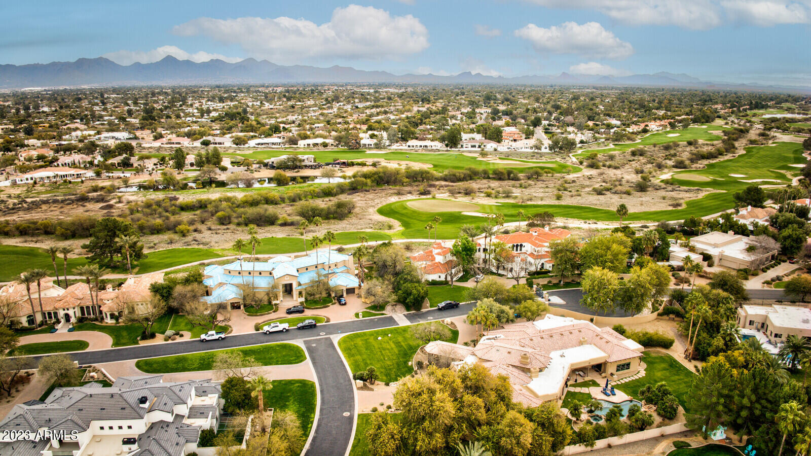 HIDDEN PARADISE - Residential