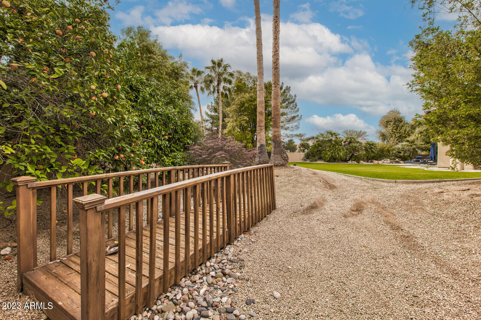 HIDDEN PARADISE - Residential