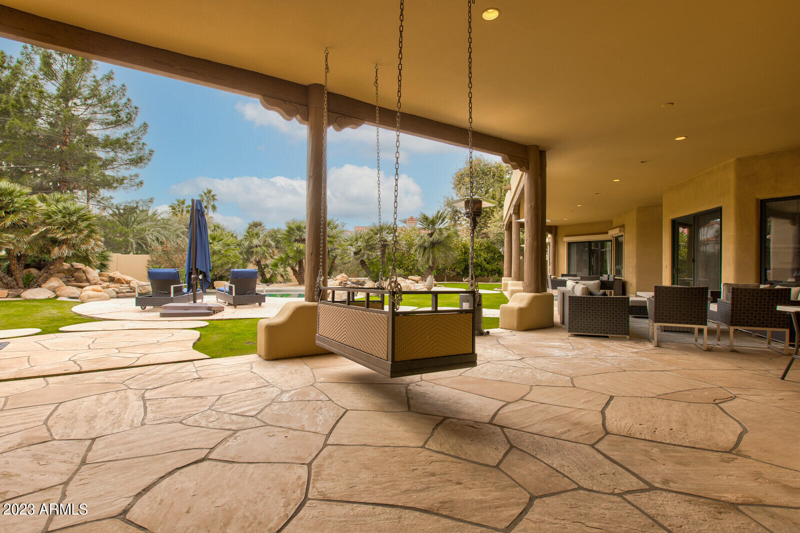 HIDDEN PARADISE - Residential