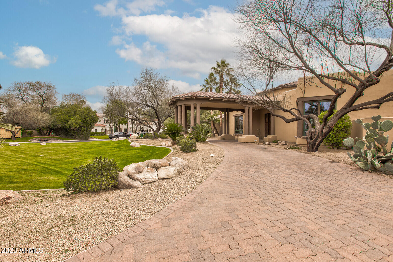 HIDDEN PARADISE - Residential