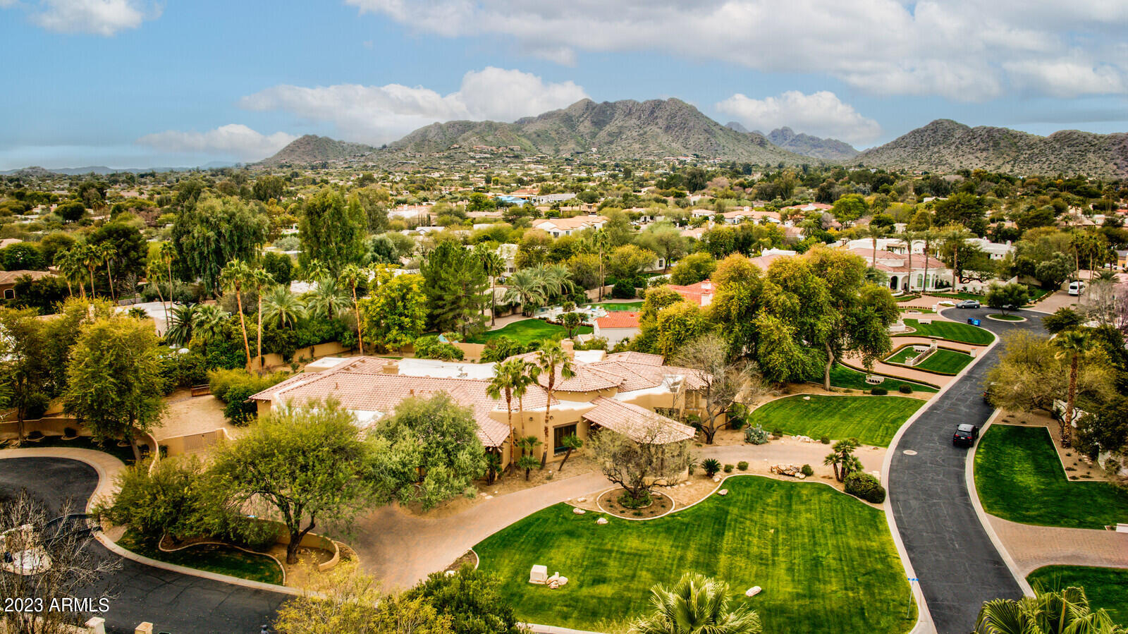 HIDDEN PARADISE - Residential