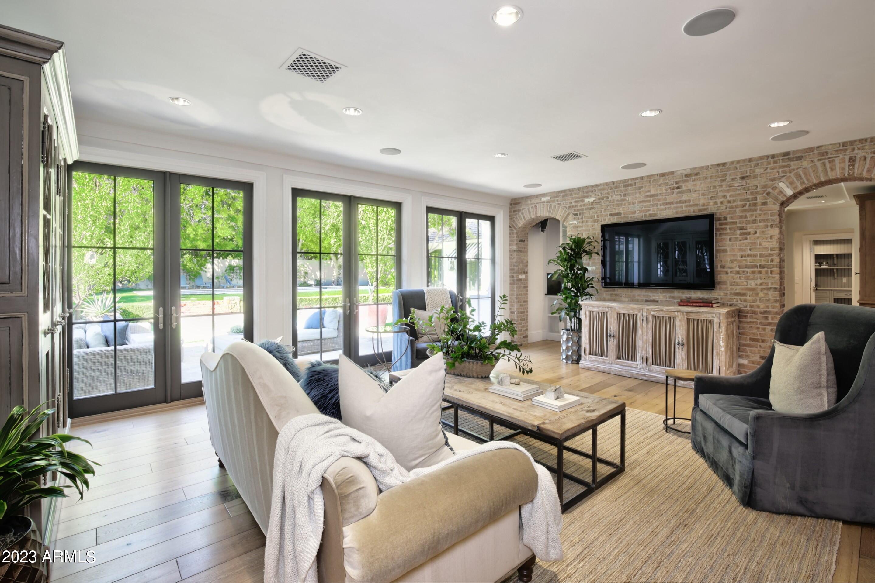 DEL RAY ESTATES 16 - Residential
