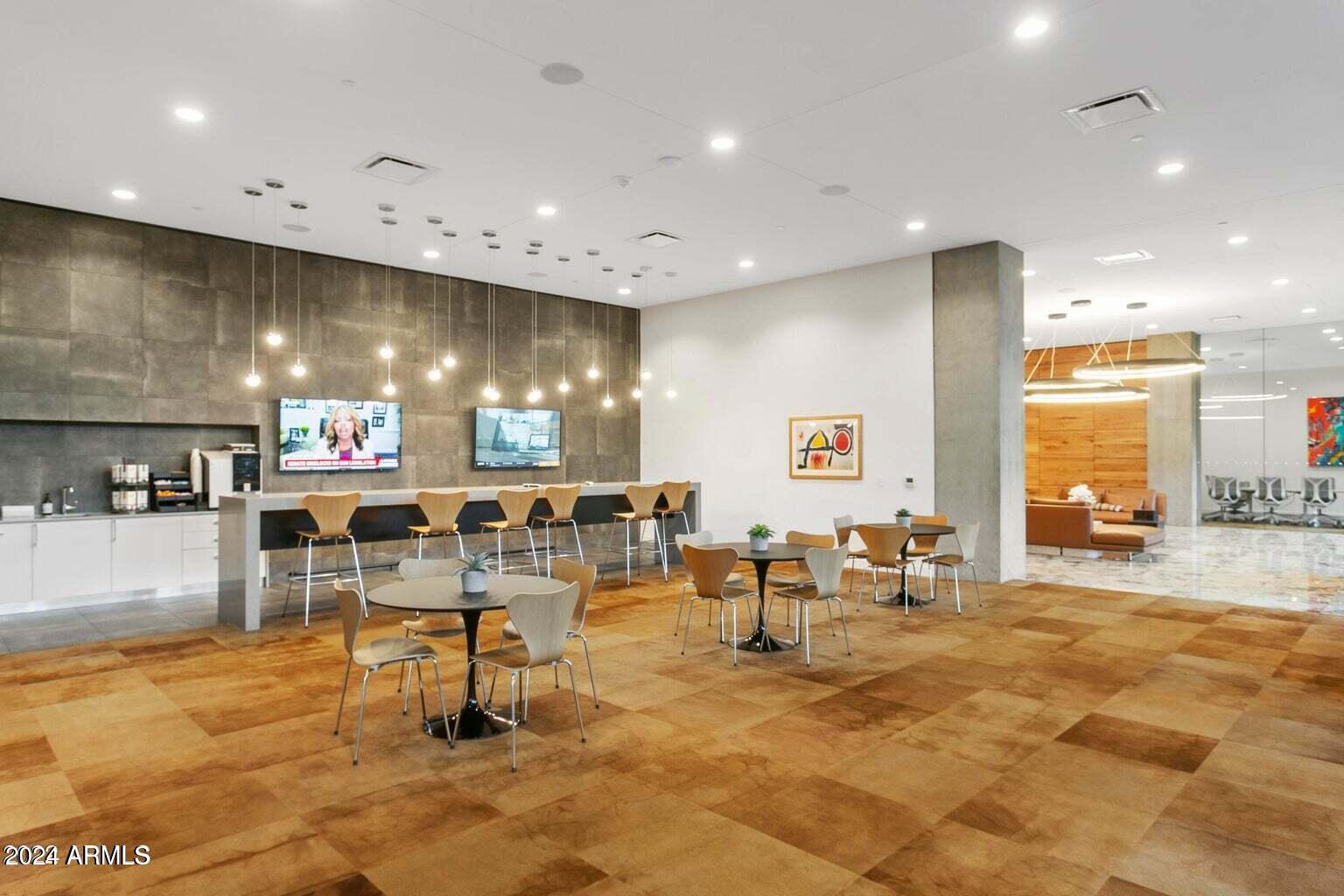 OPTIMA KIERLAND CENTER 7180 CONDOMINIUM 1ST AMD AN - Residential
