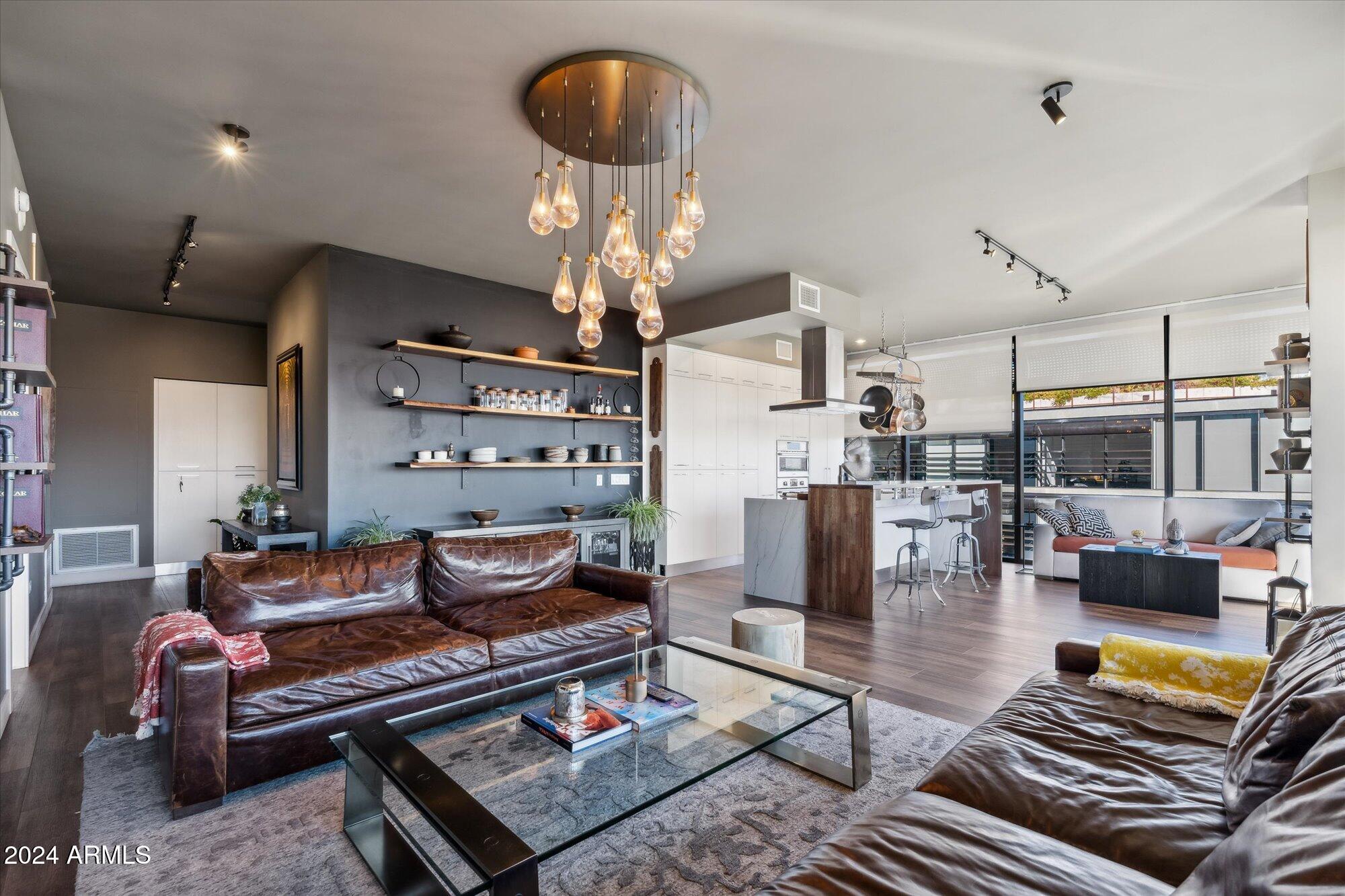 OPTIMA KIERLAND CENTER 7180 CONDOMINIUM 1ST AMD AN - Residential