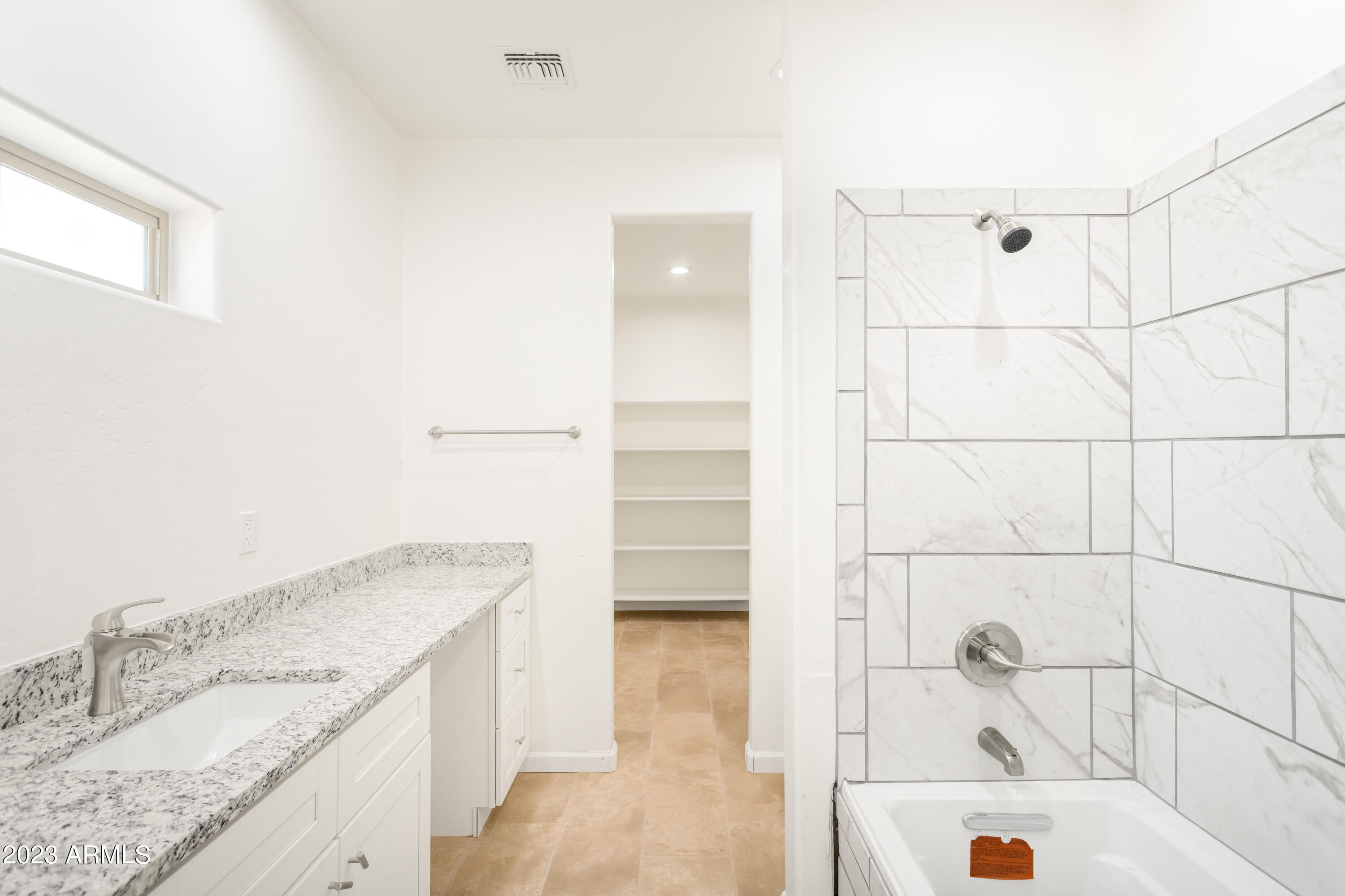RANCHO ARIZONA - Residential