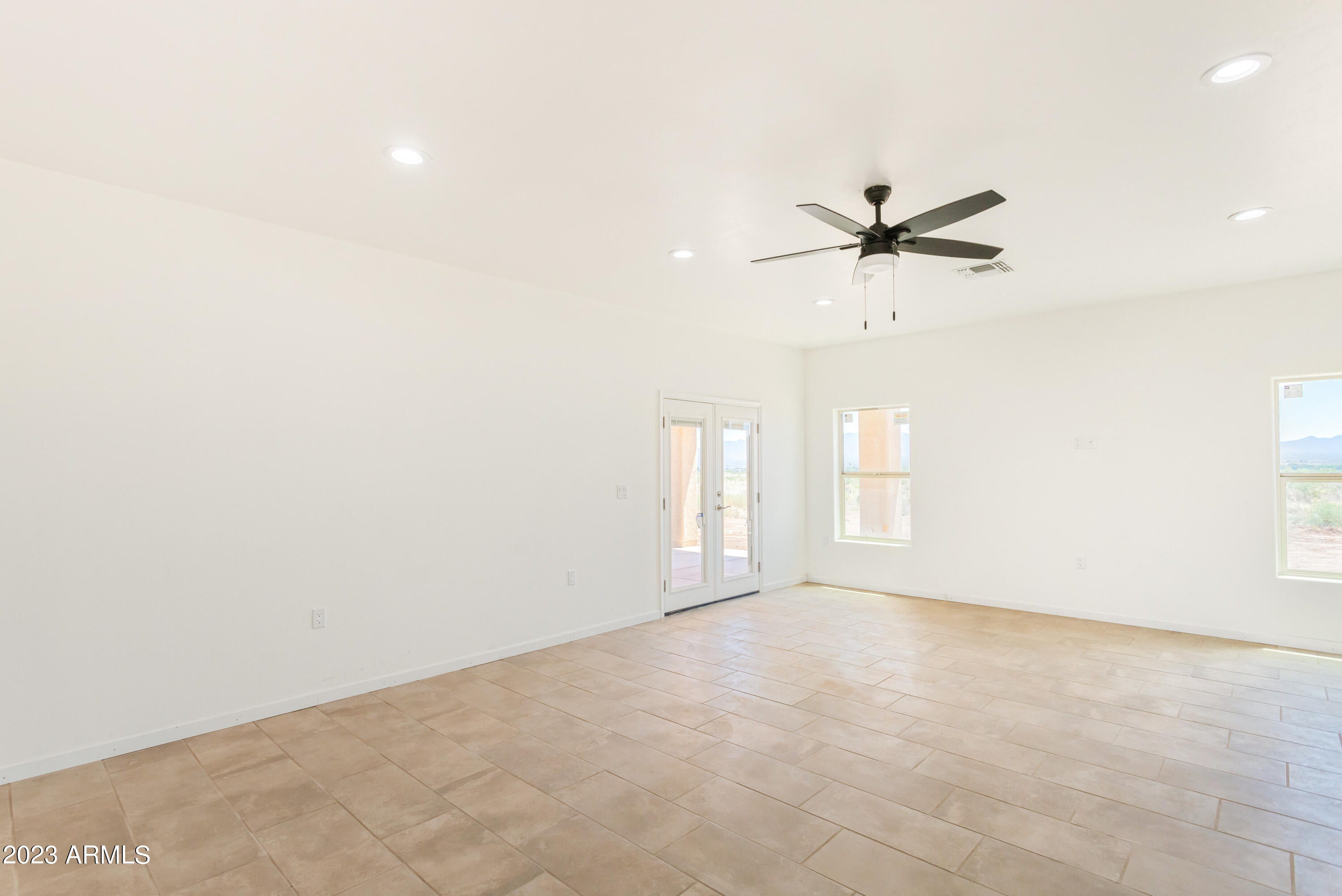 RANCHO ARIZONA - Residential