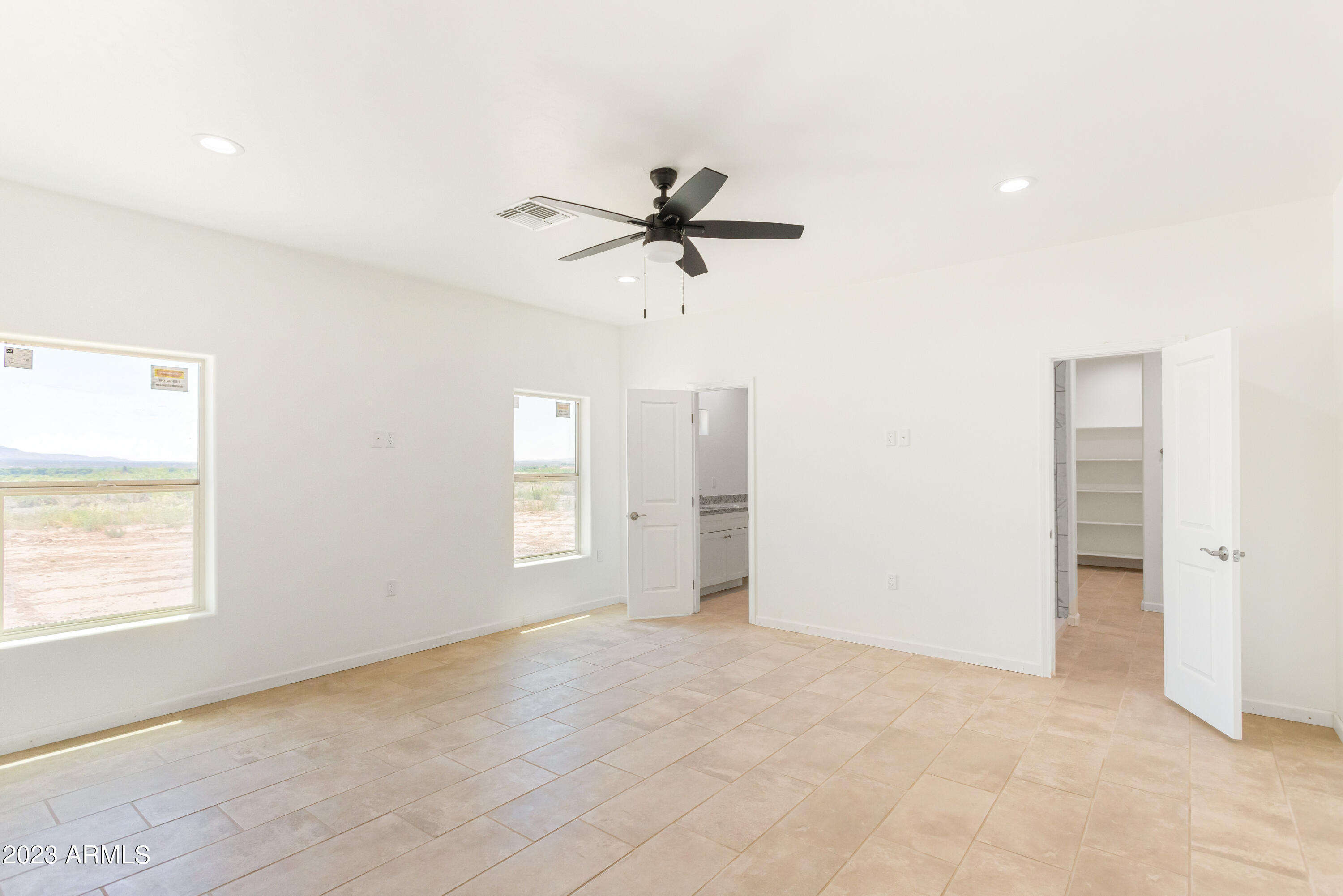 RANCHO ARIZONA - Residential