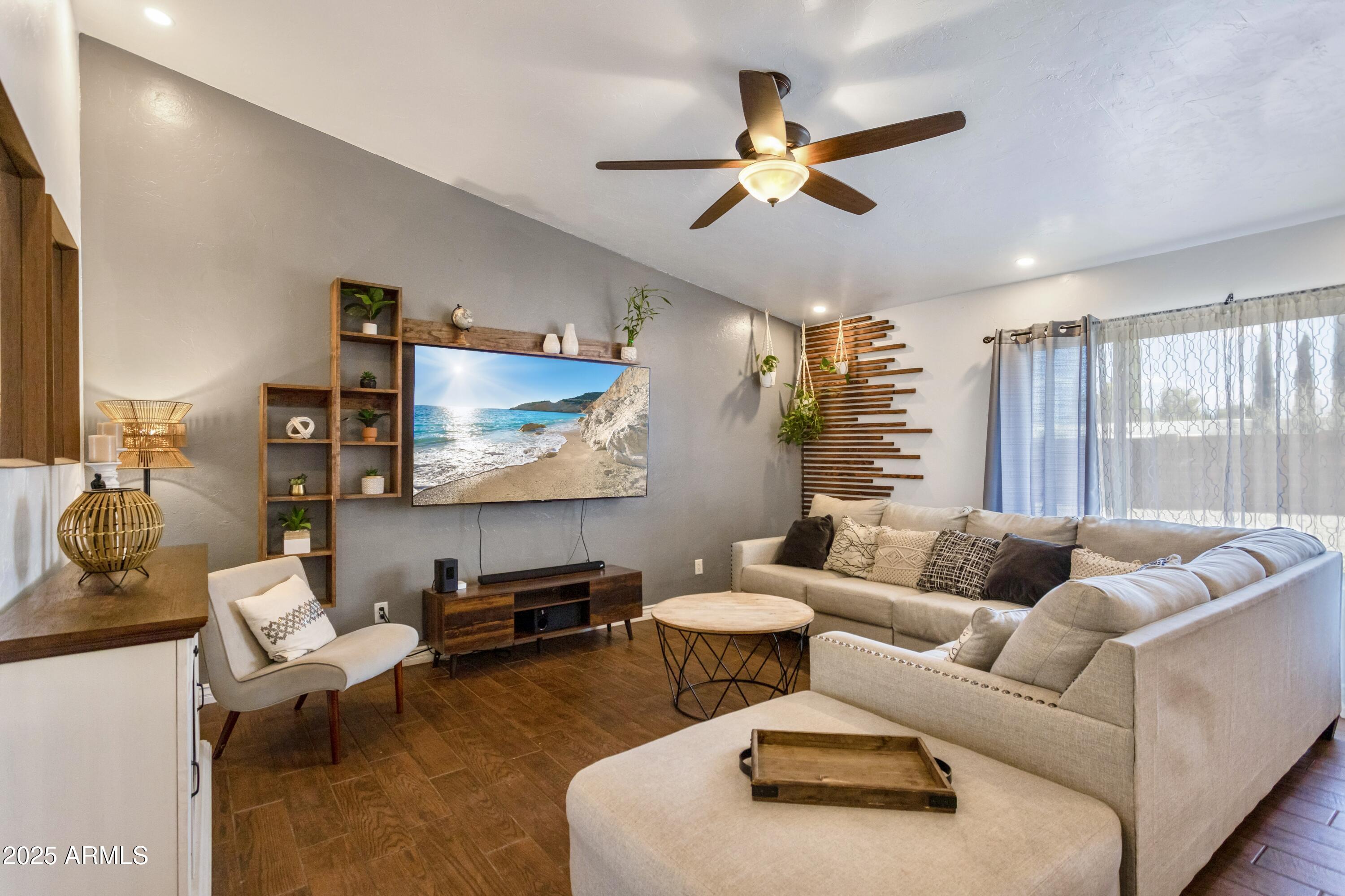 QUAIL HOLLOW - Residential