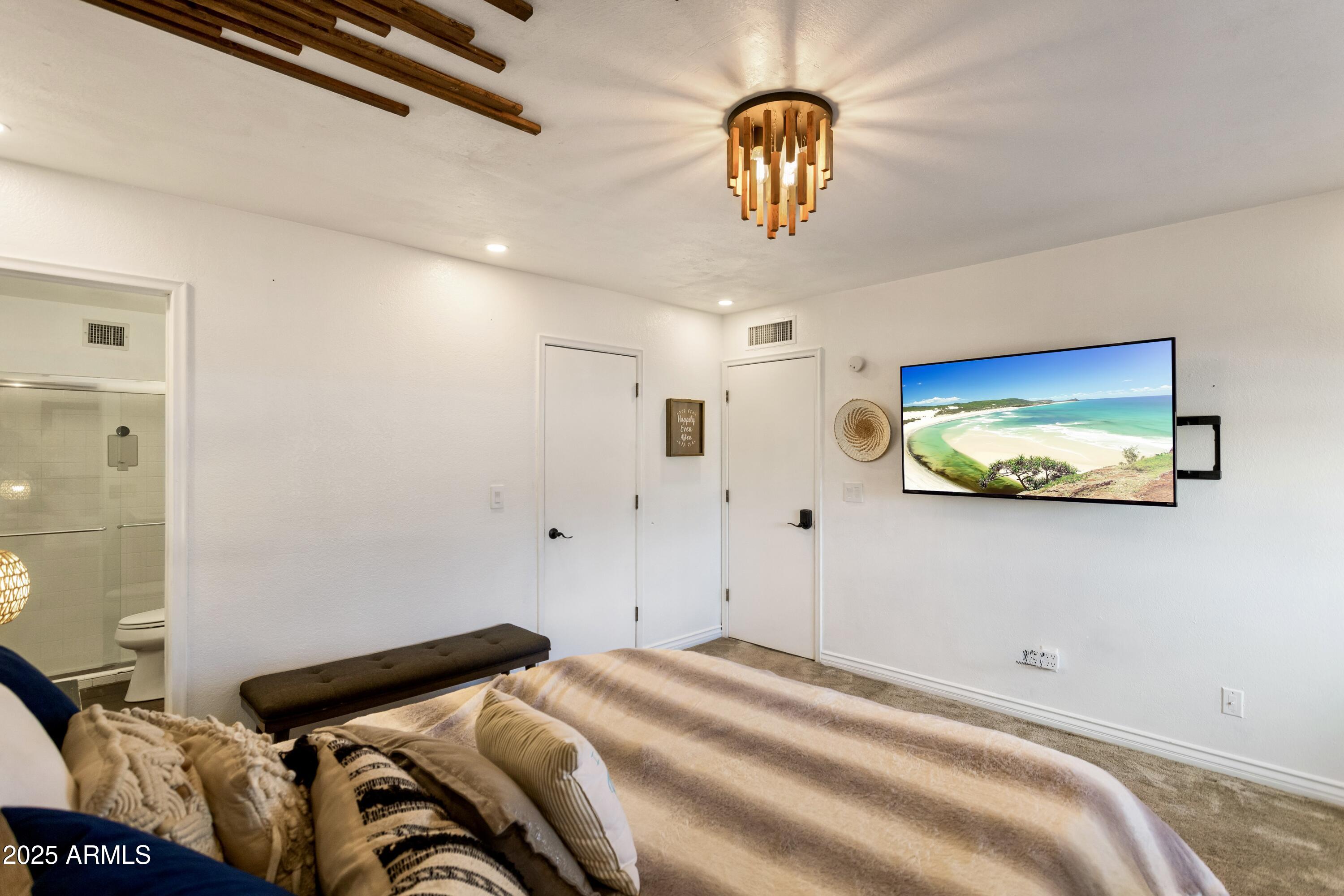QUAIL HOLLOW - Residential