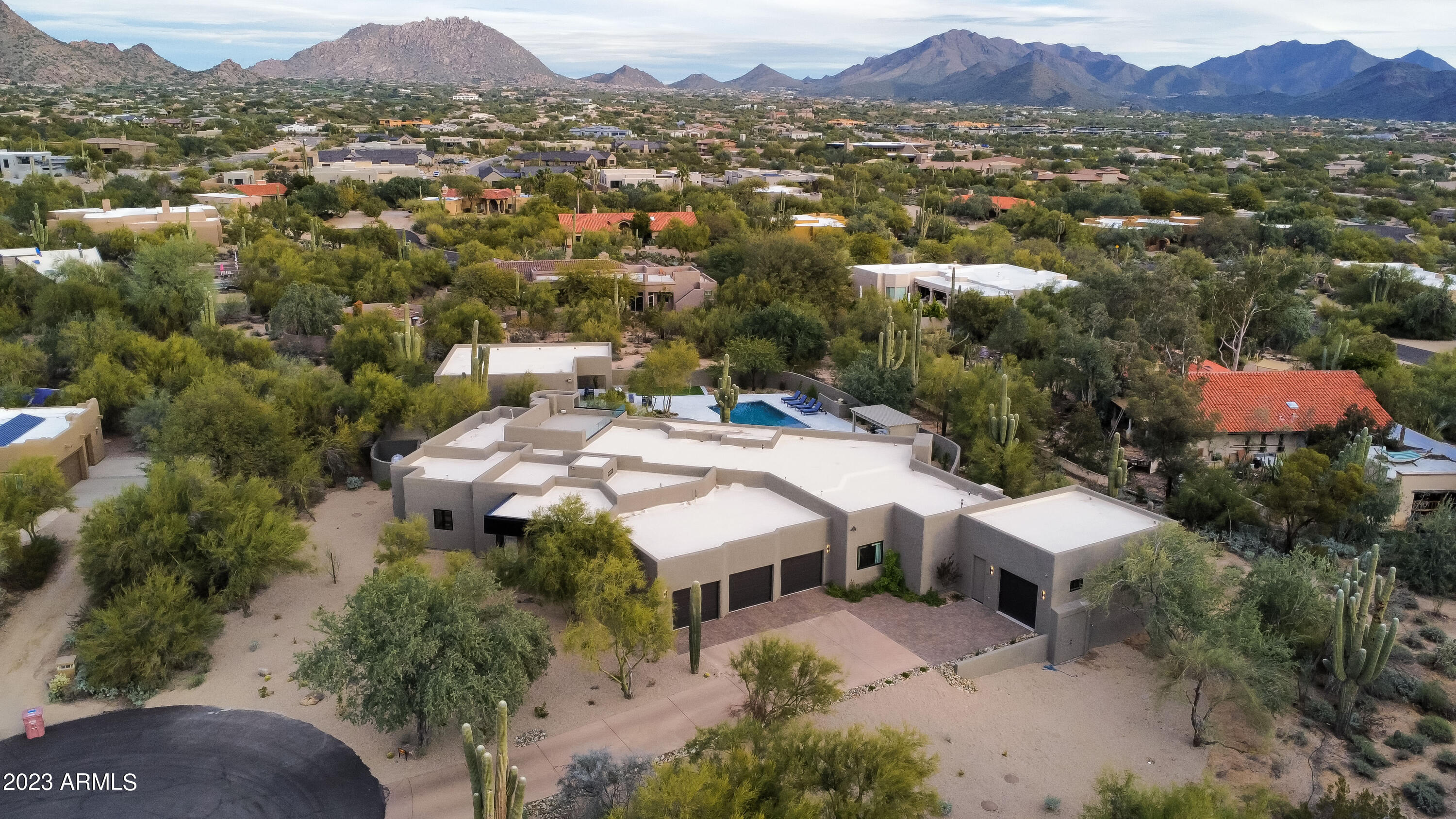 HAPPY VALLEY RANCH - Residential