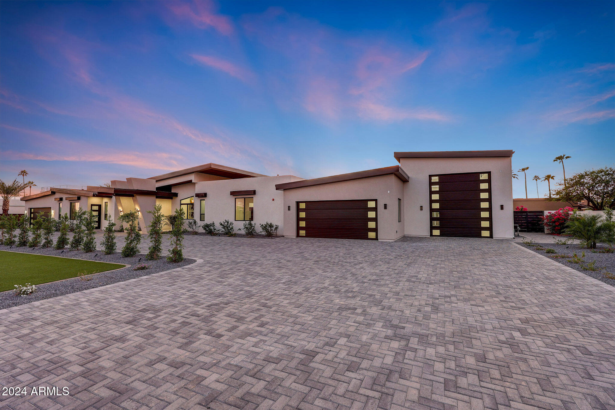 CACTUS VILLAS - Residential