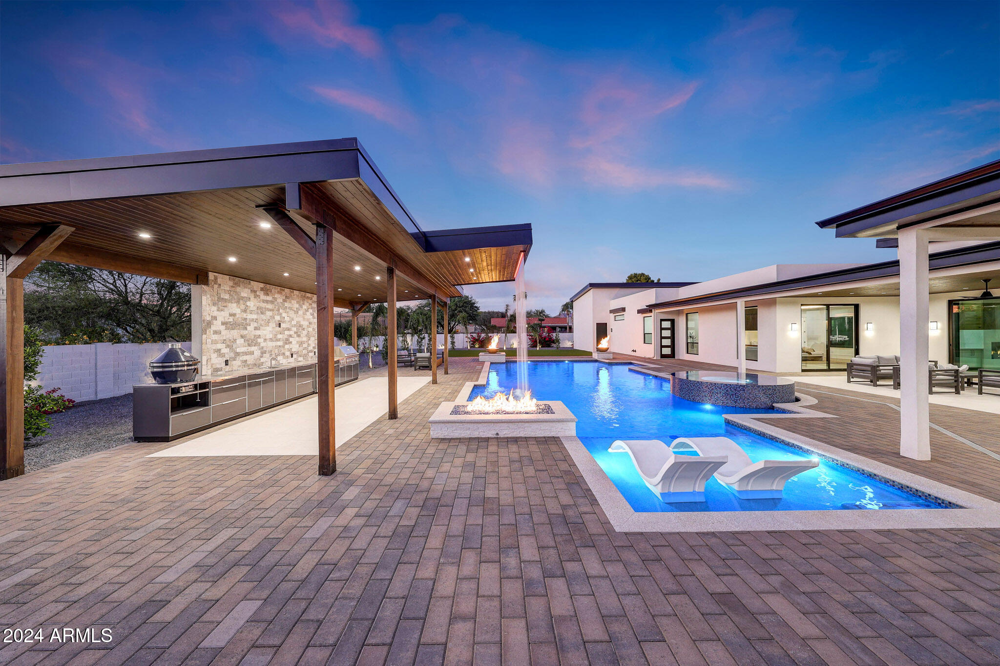 CACTUS VILLAS - Residential