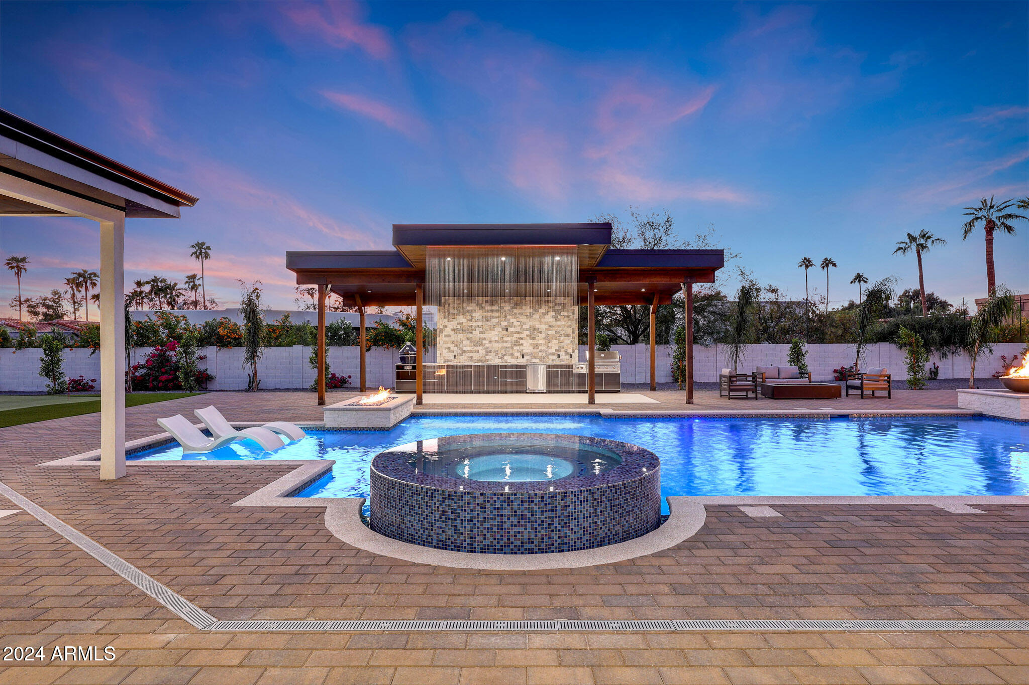 CACTUS VILLAS - Residential