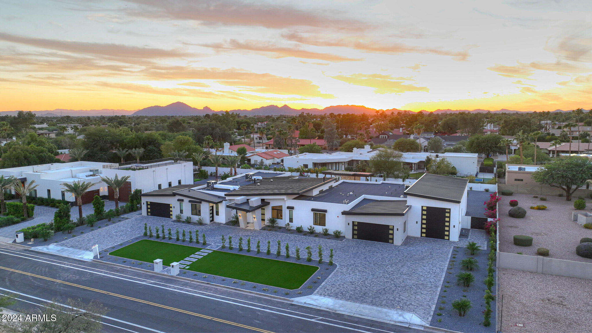 CACTUS VILLAS - Residential