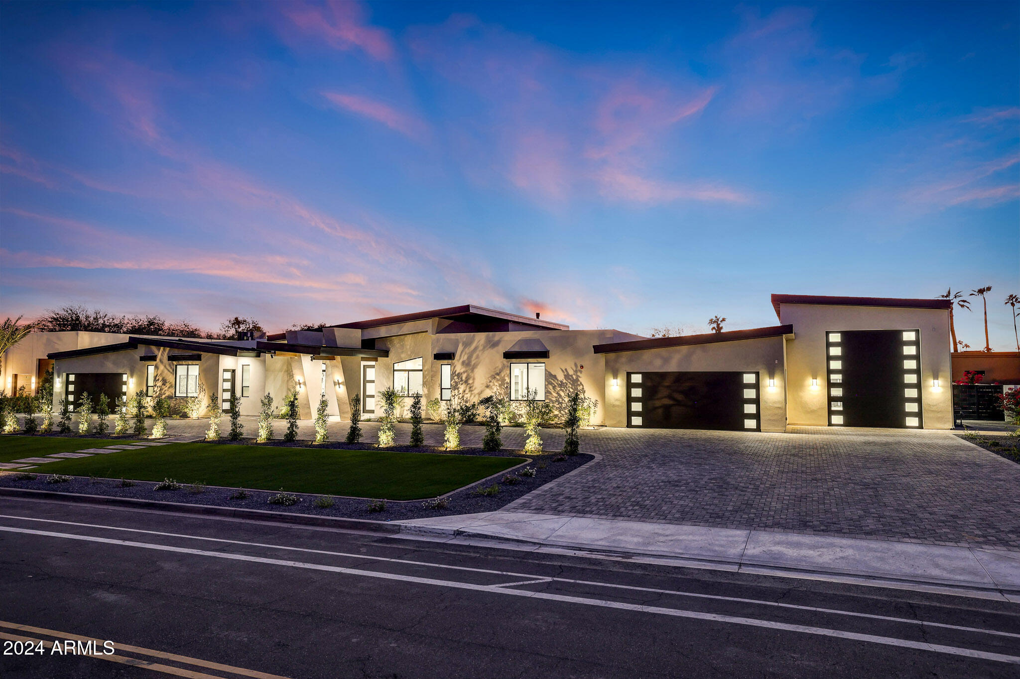 CACTUS VILLAS - Residential