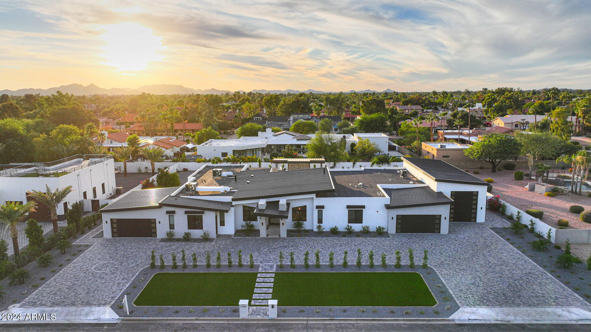 CACTUS VILLAS - Residential