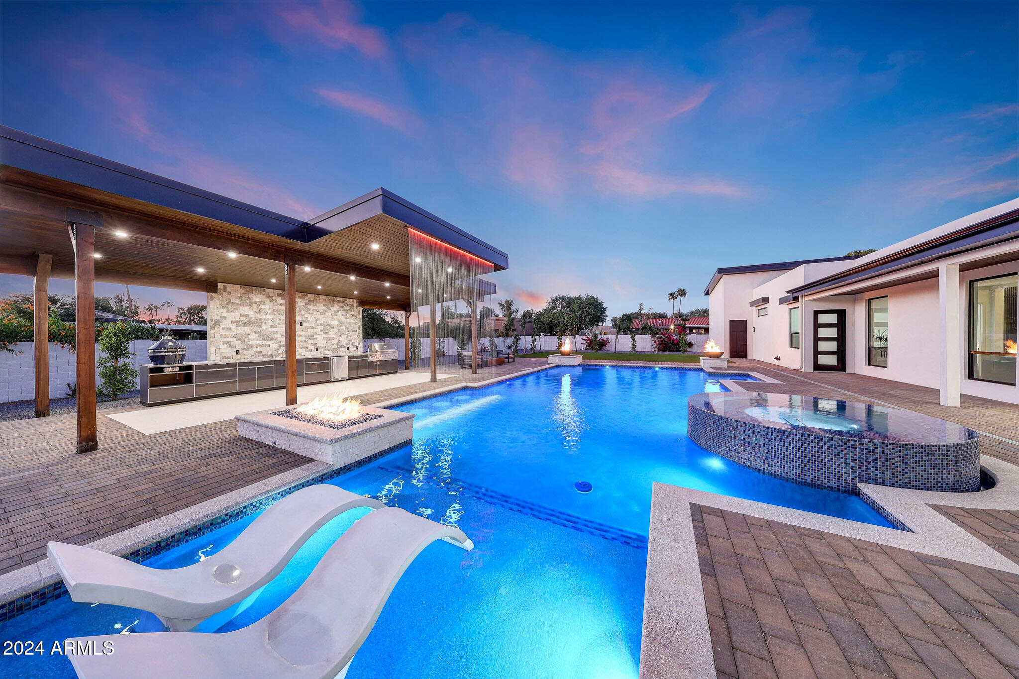 CACTUS VILLAS - Residential