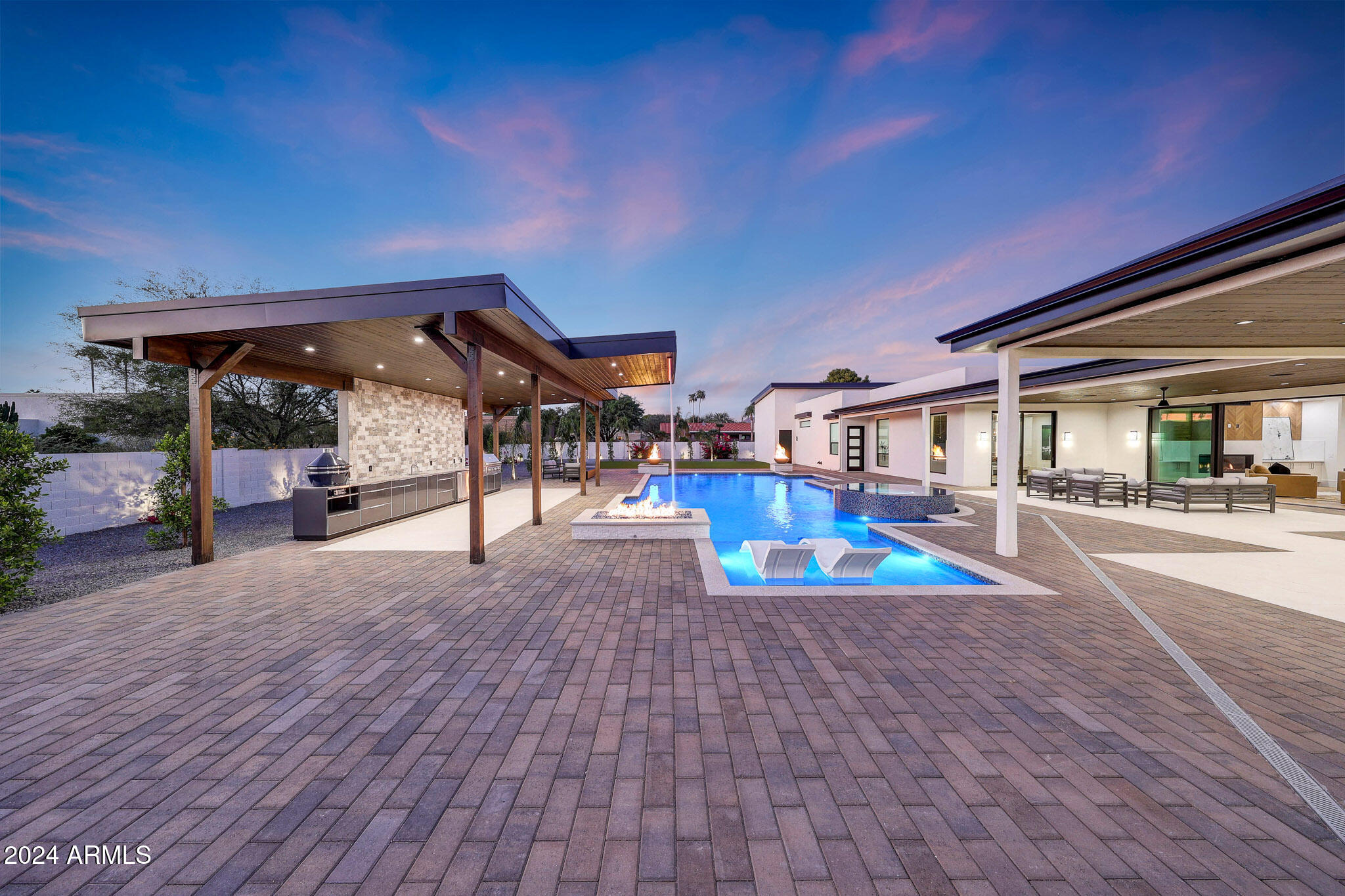CACTUS VILLAS - Residential