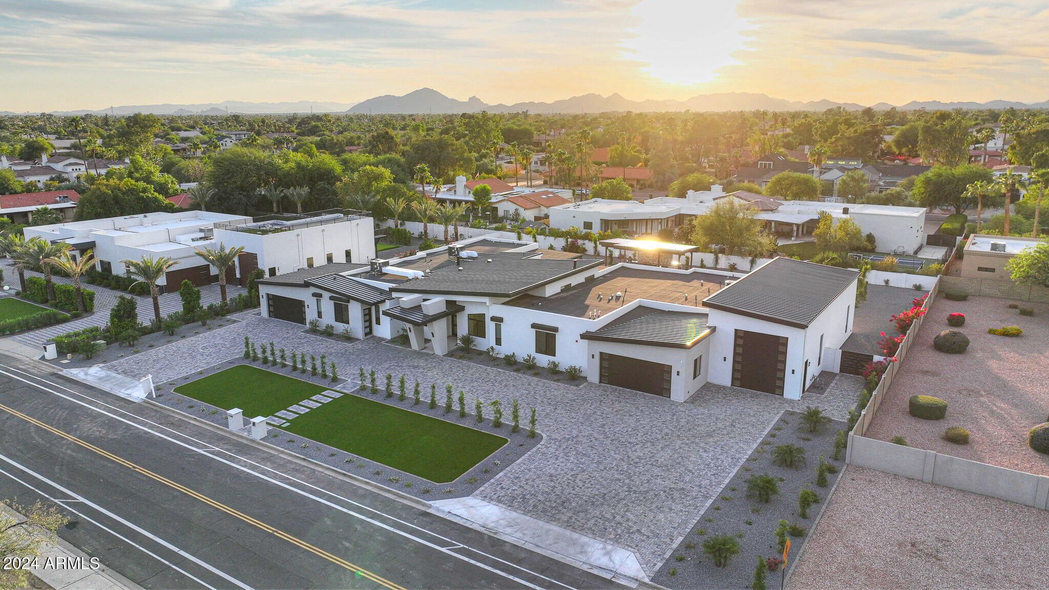 CACTUS VILLAS - Residential