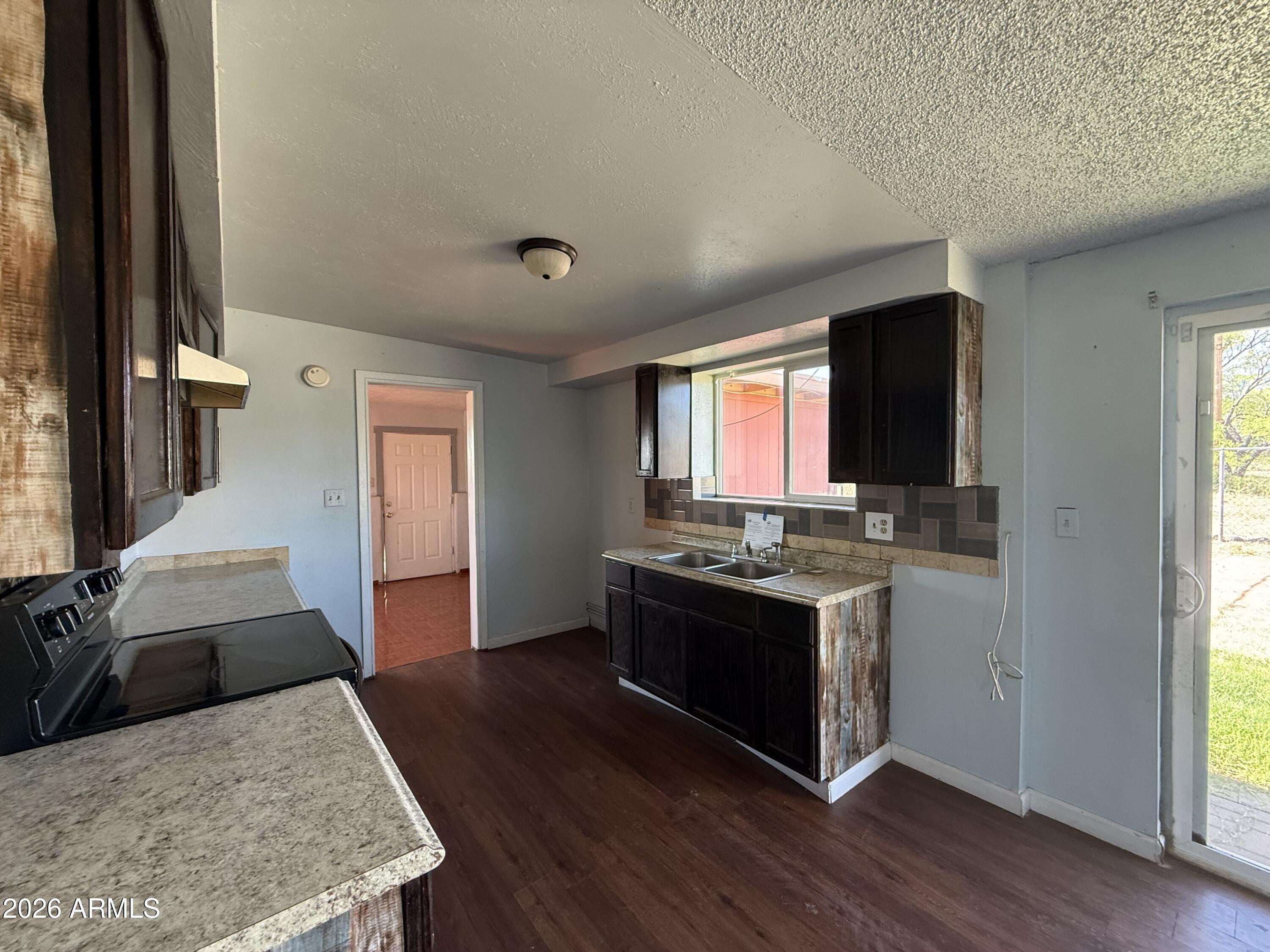 GOLDEN MEADOWS - Residential
