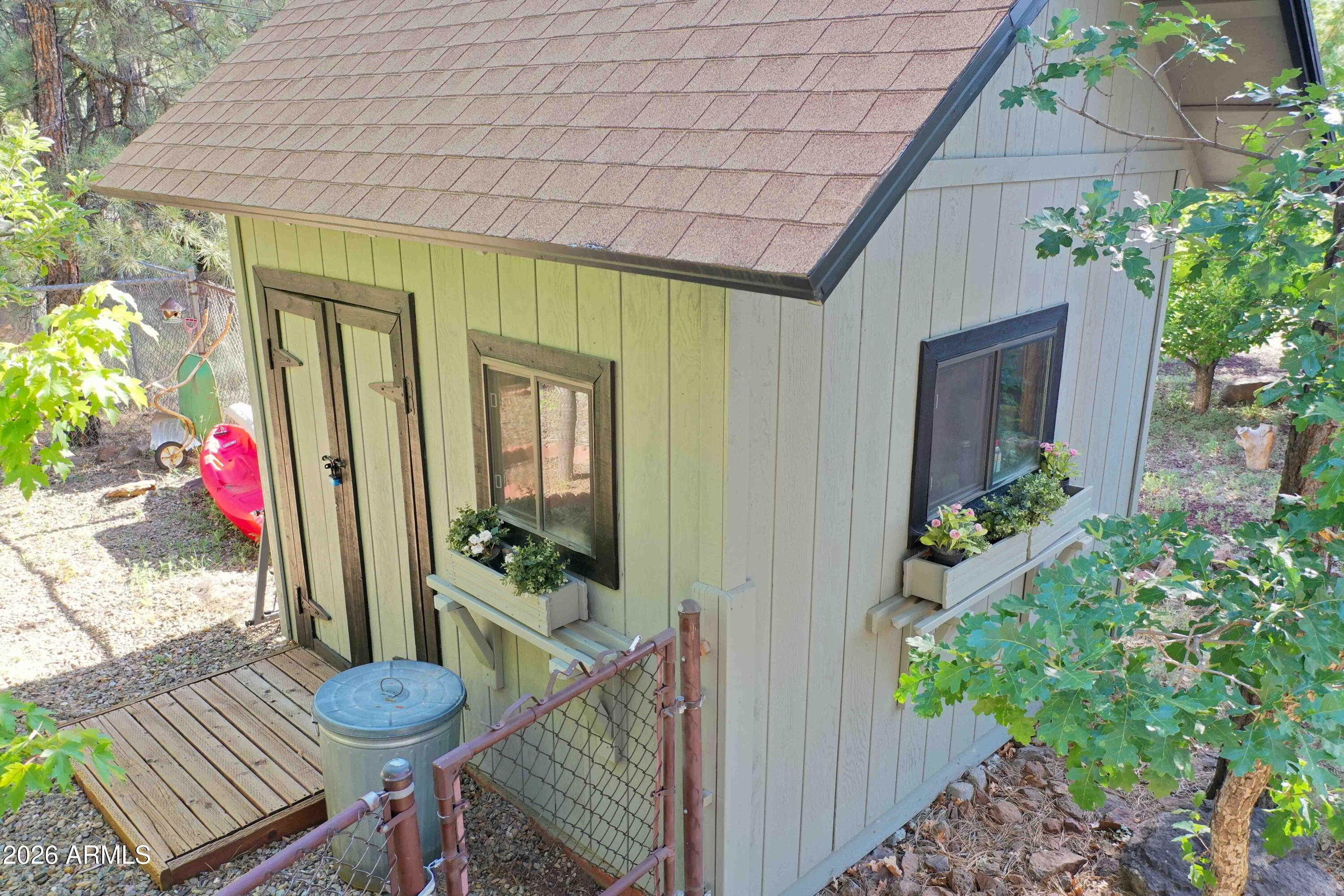 PINEWOOD 14 - Residential