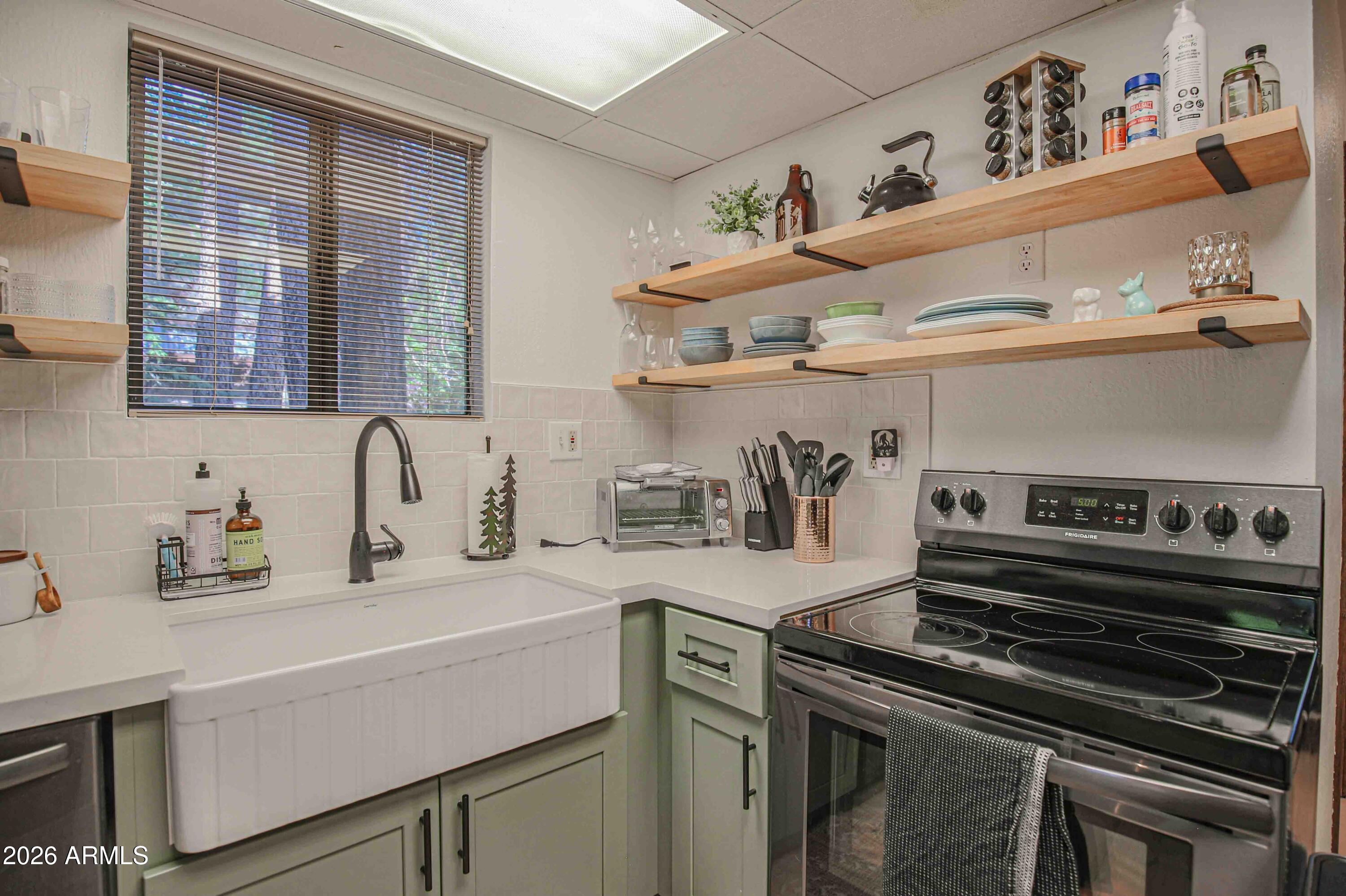 PINEWOOD 14 - Residential