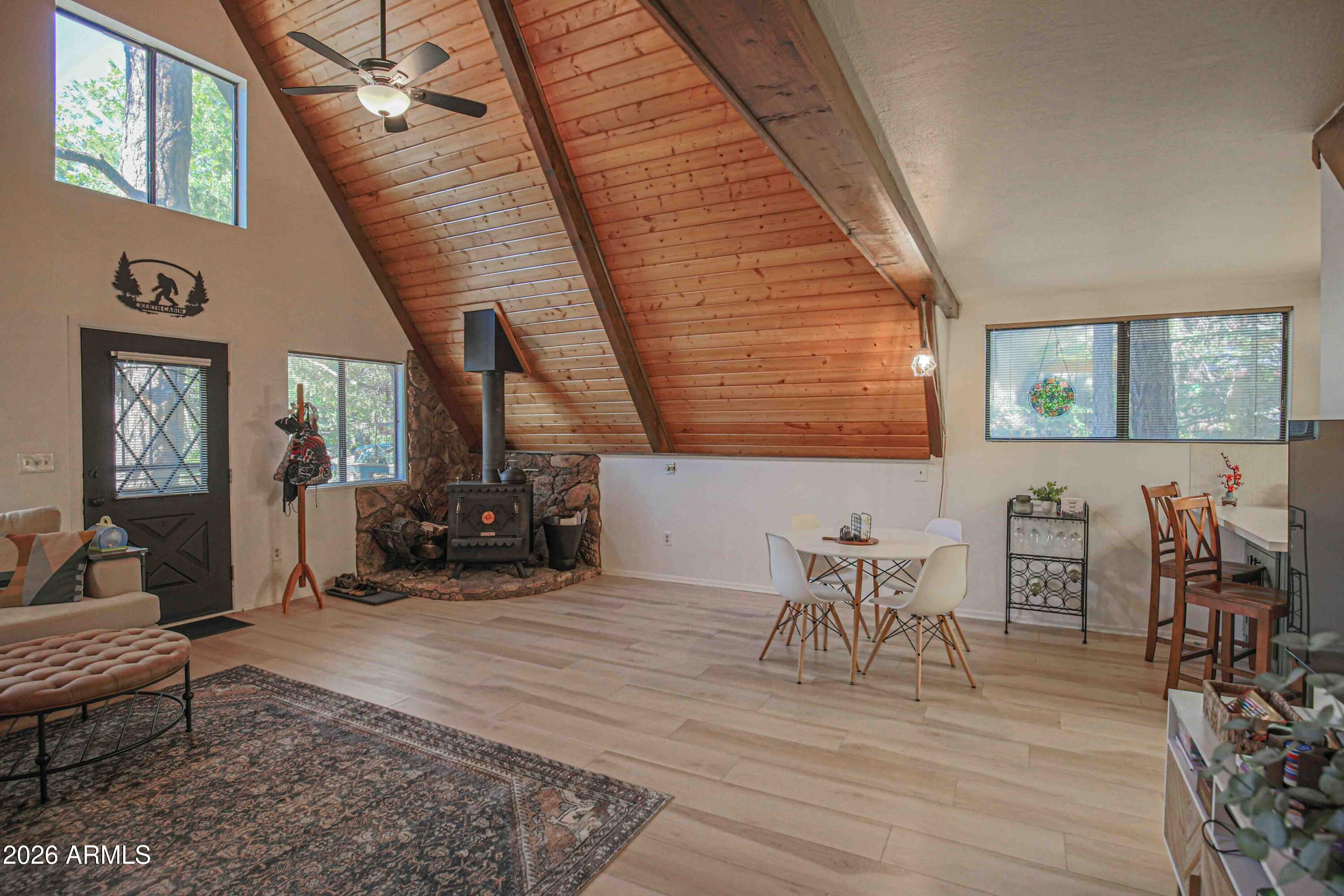 PINEWOOD 14 - Residential