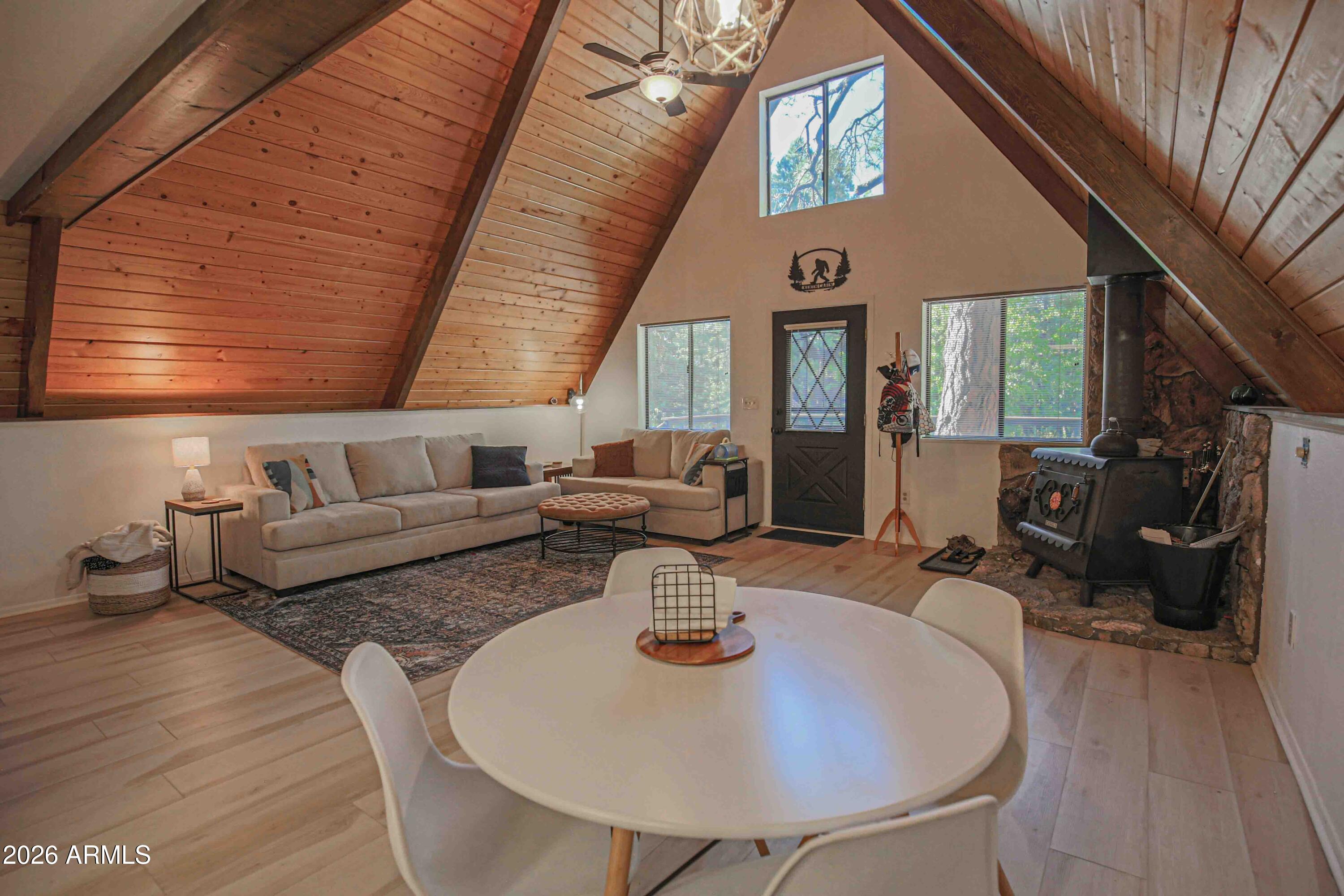 PINEWOOD 14 - Residential