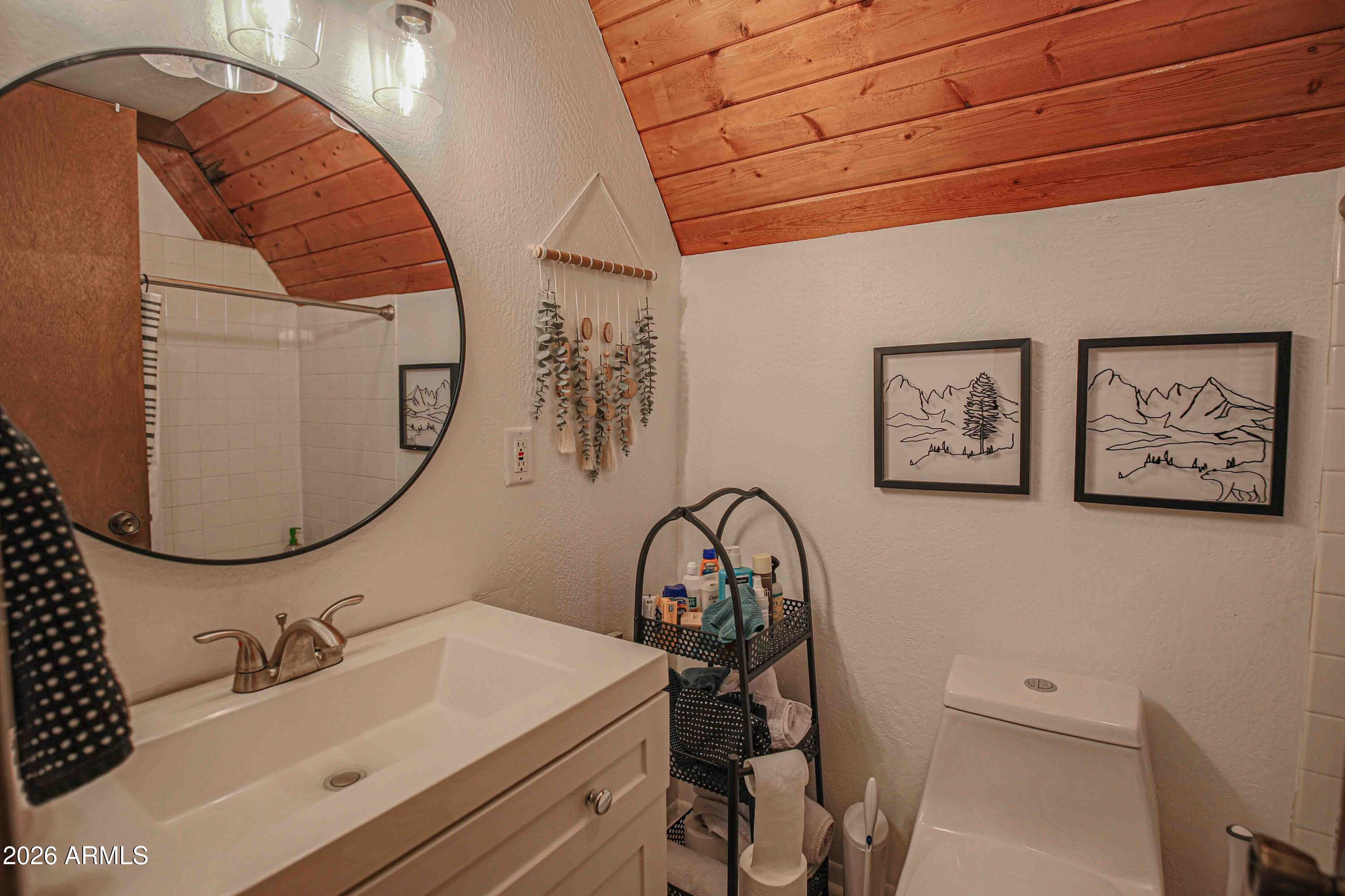 PINEWOOD 14 - Residential