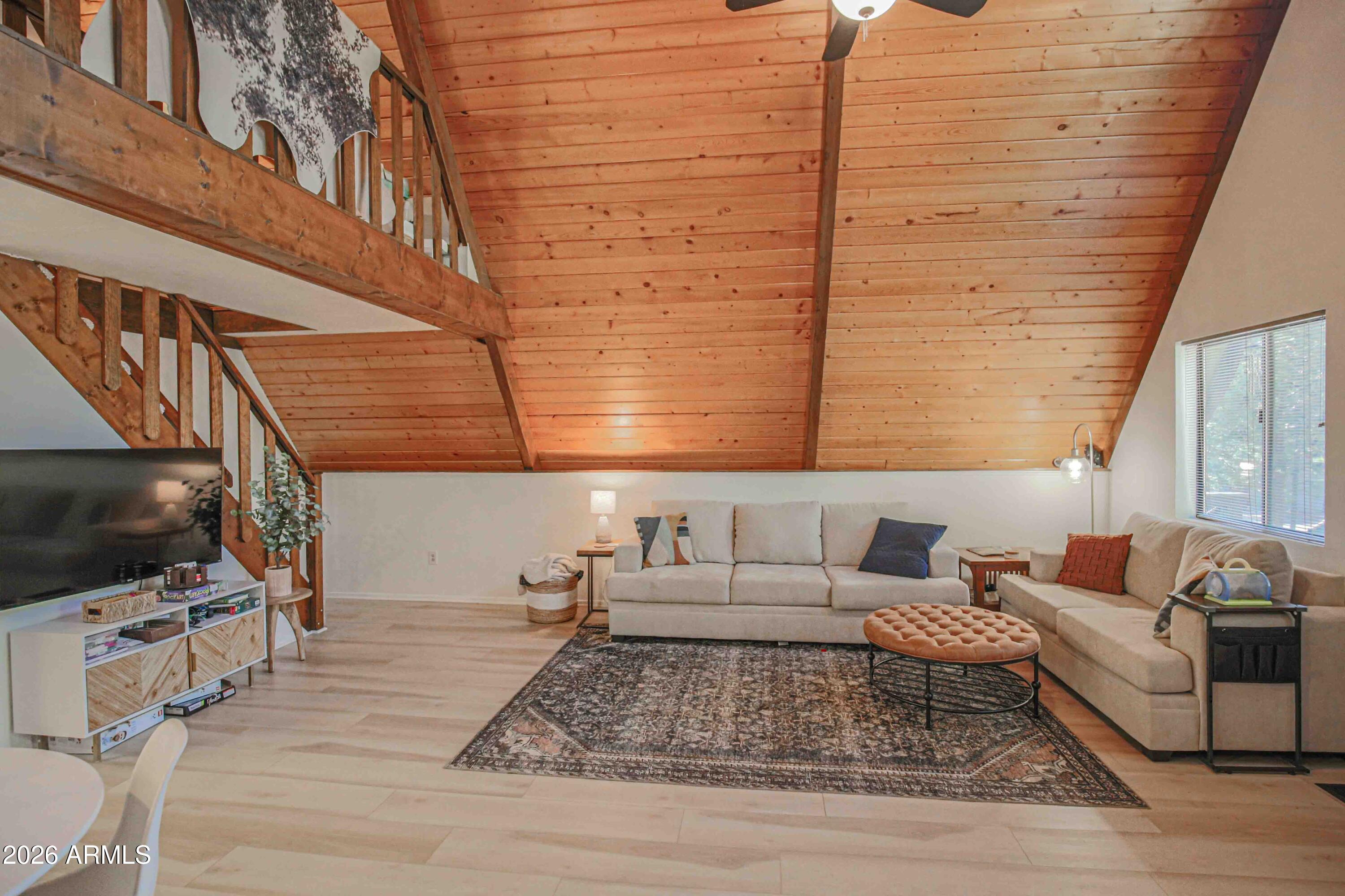 PINEWOOD 14 - Residential
