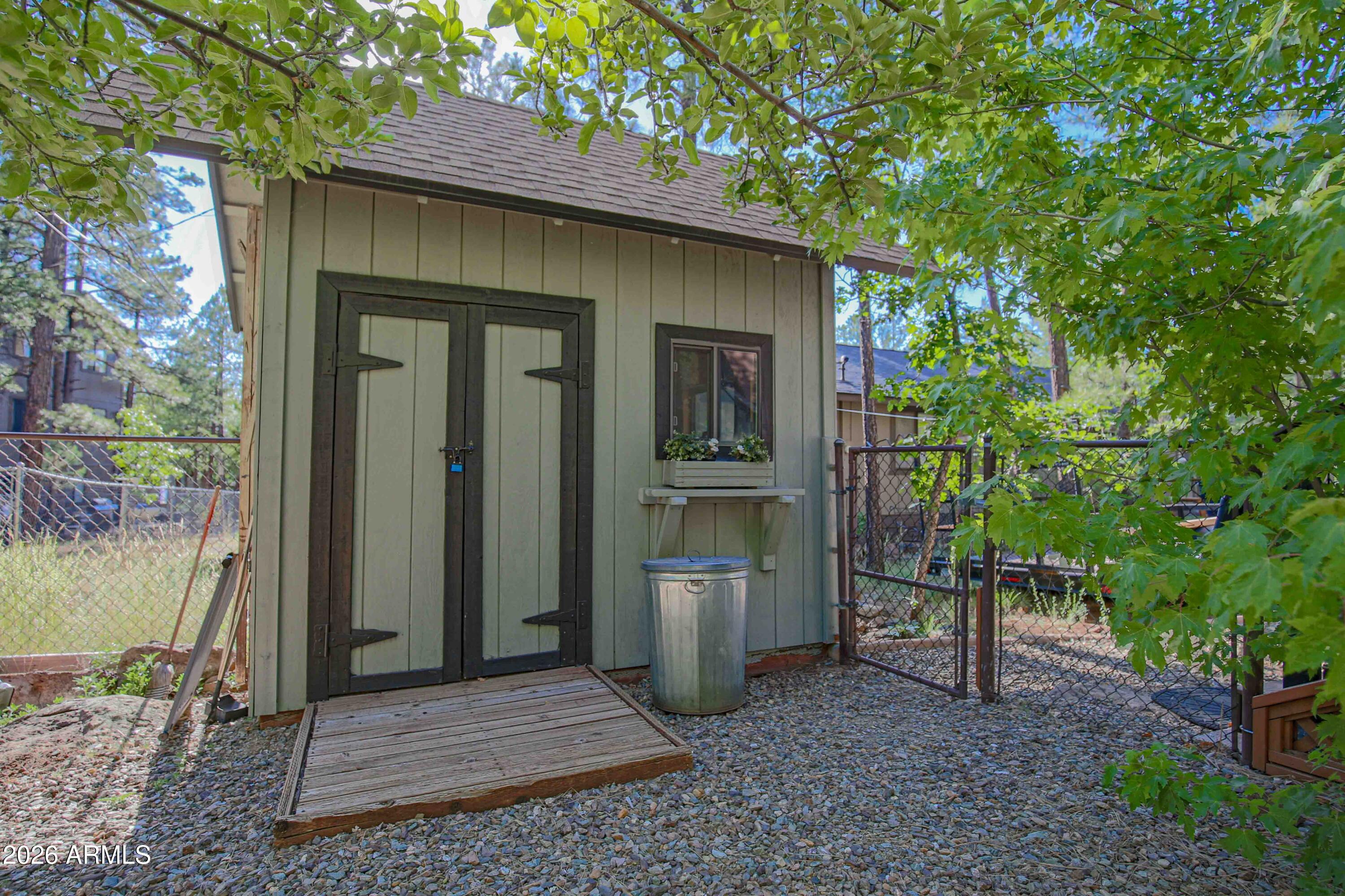 PINEWOOD 14 - Residential