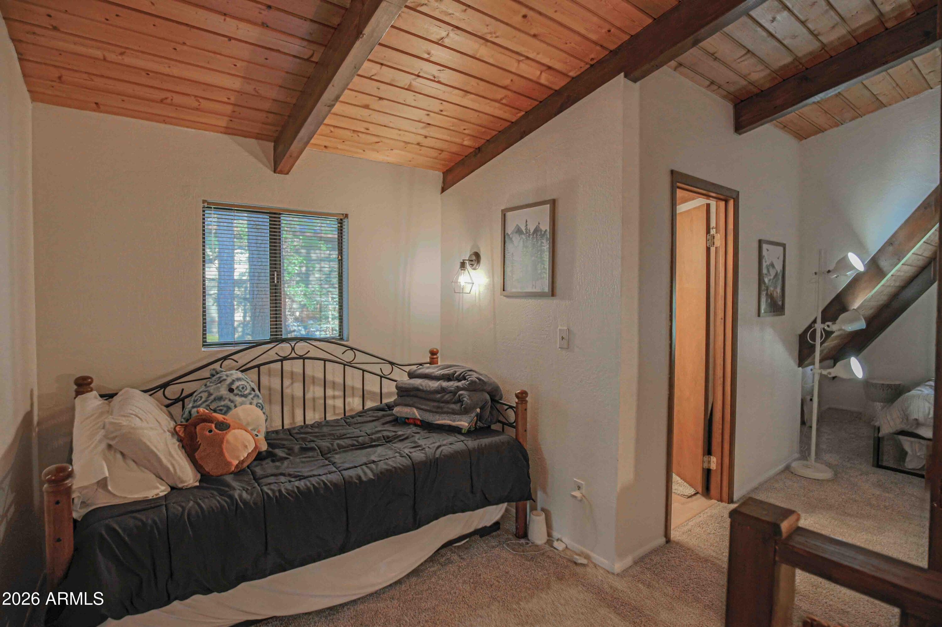 PINEWOOD 14 - Residential