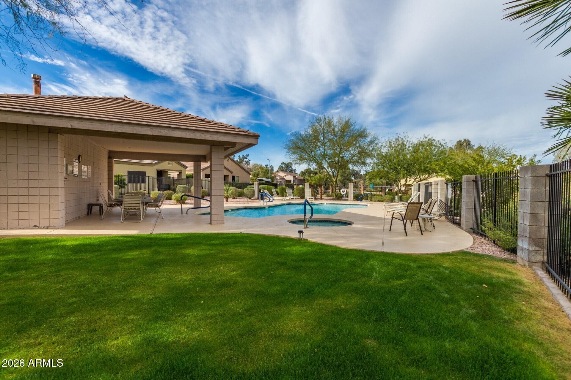 RAVENSWOOD PATIO HOMES - Residential