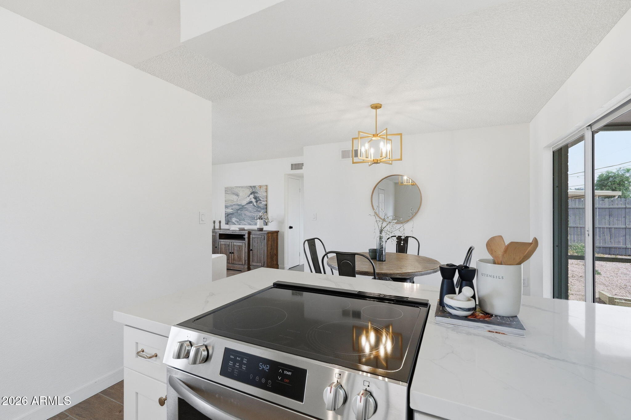 APACHE VILLA - Residential