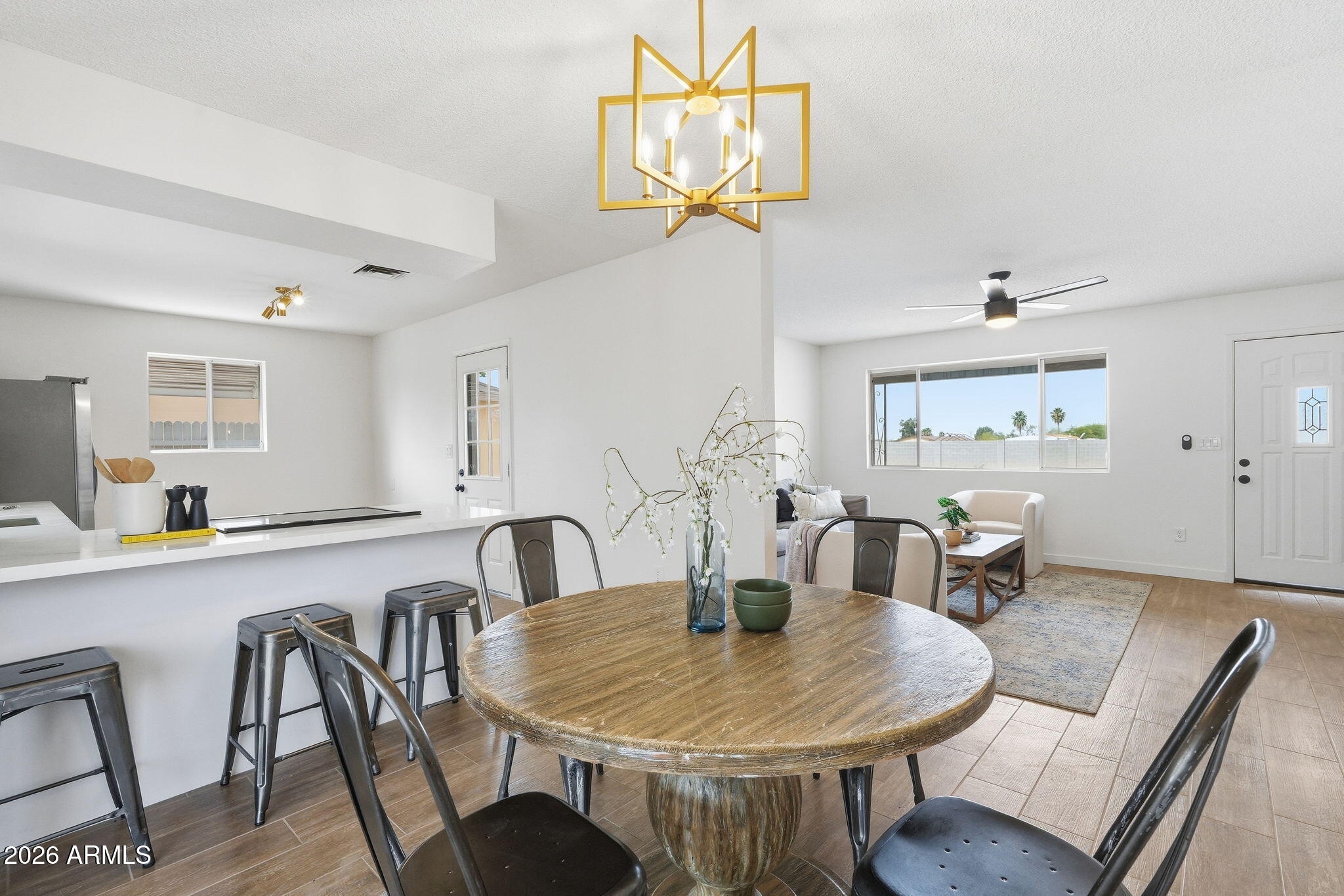 APACHE VILLA - Residential