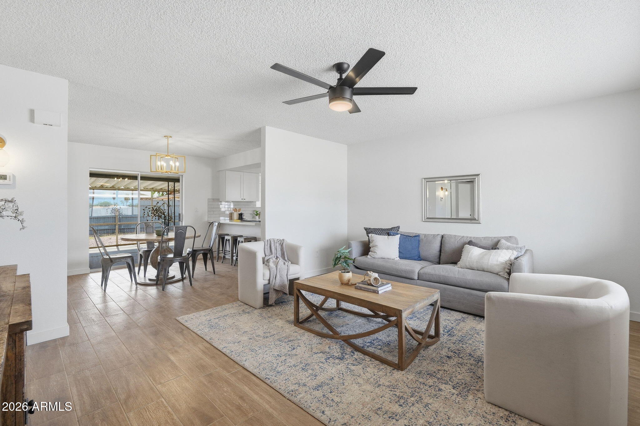 APACHE VILLA - Residential