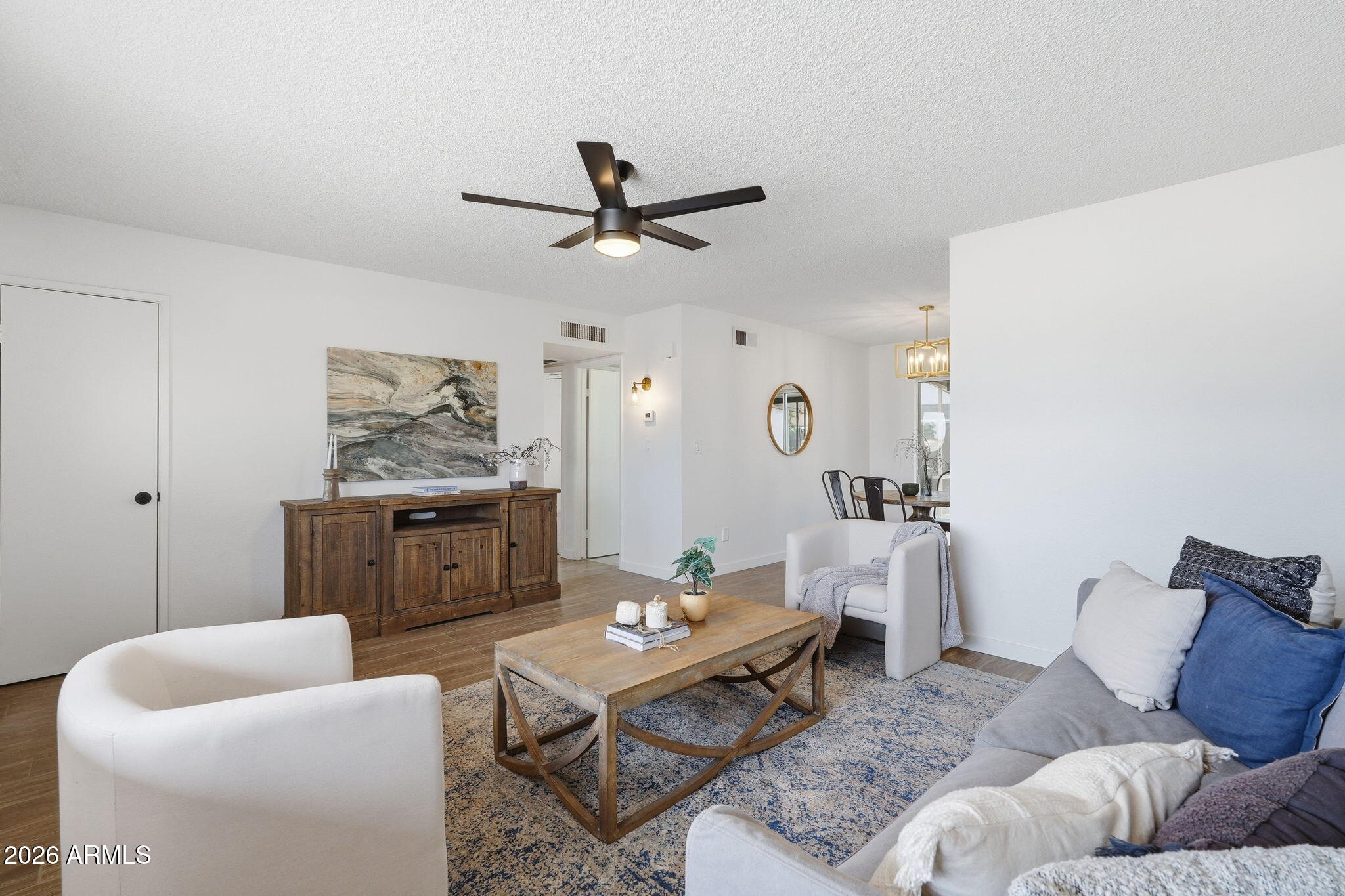 APACHE VILLA - Residential
