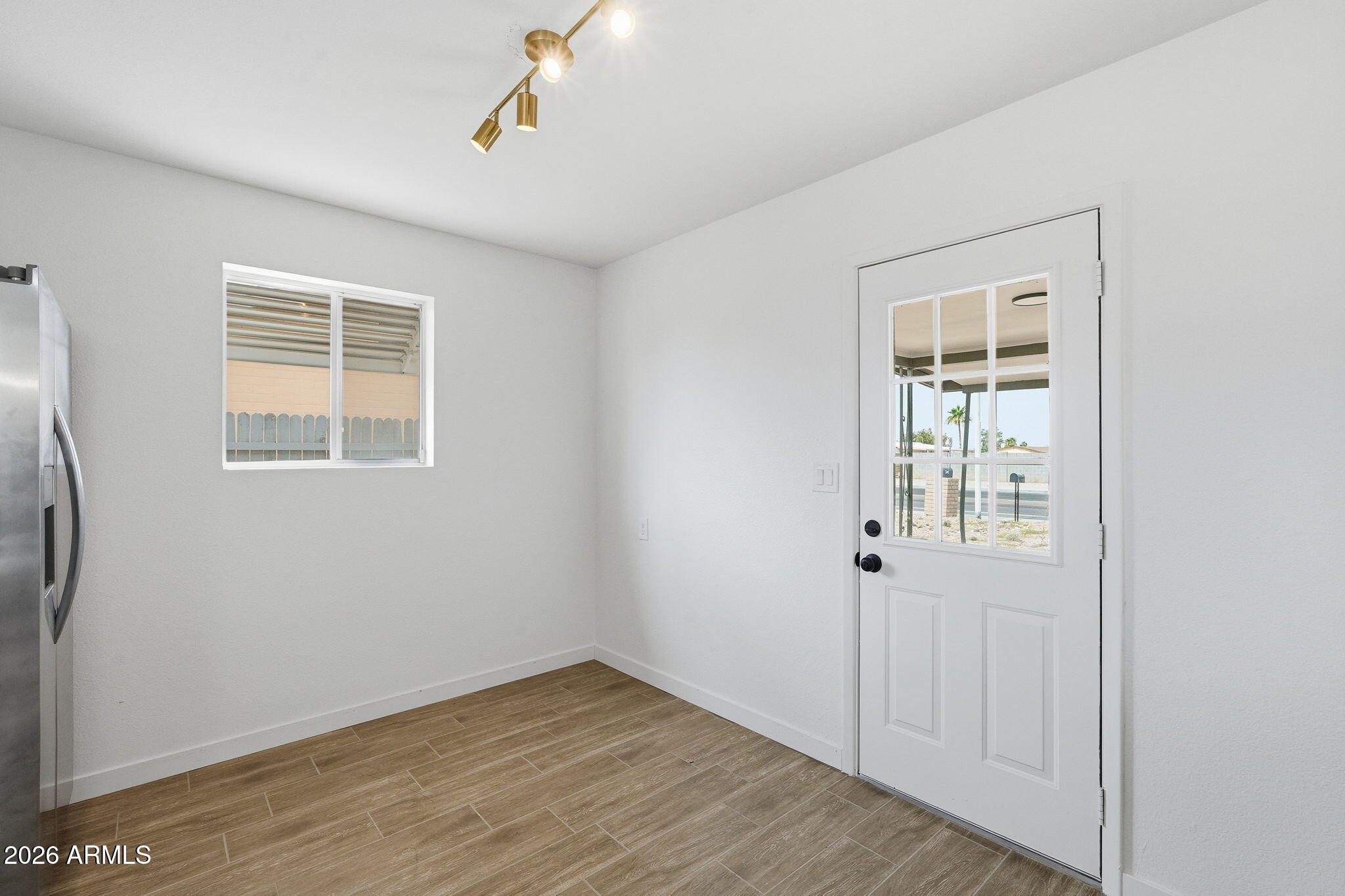 APACHE VILLA - Residential