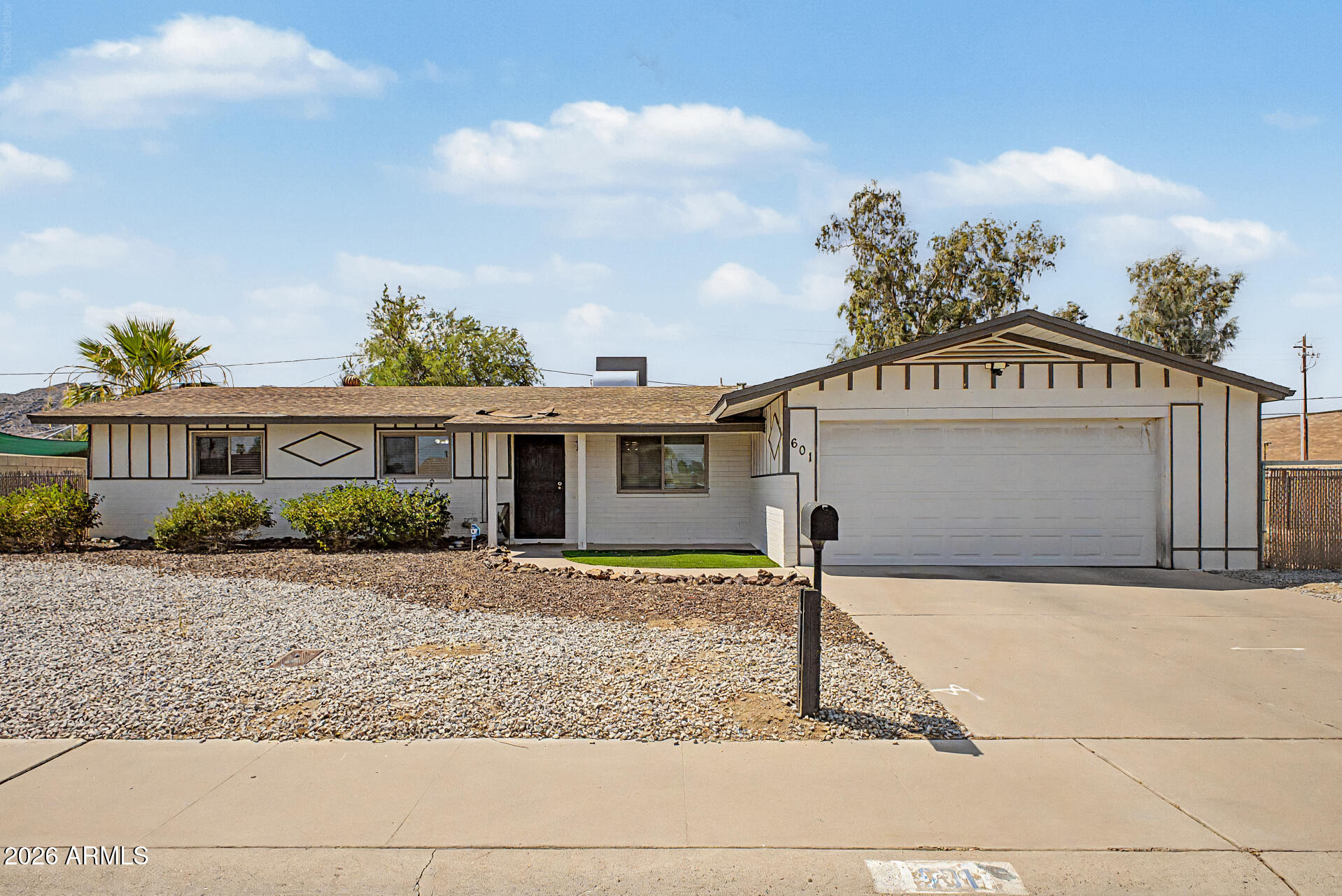 THUNDERBIRD COUNTRY CLUB EST 5 - Residential