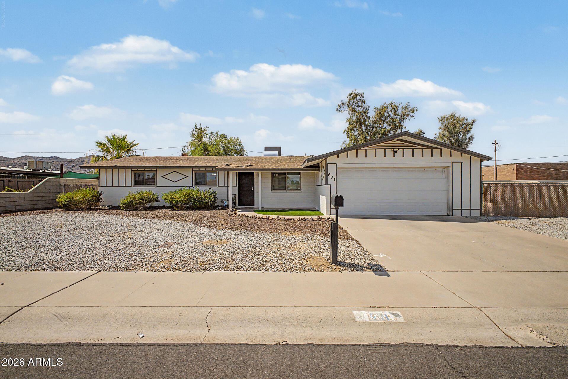 THUNDERBIRD COUNTRY CLUB EST 5 - Residential
