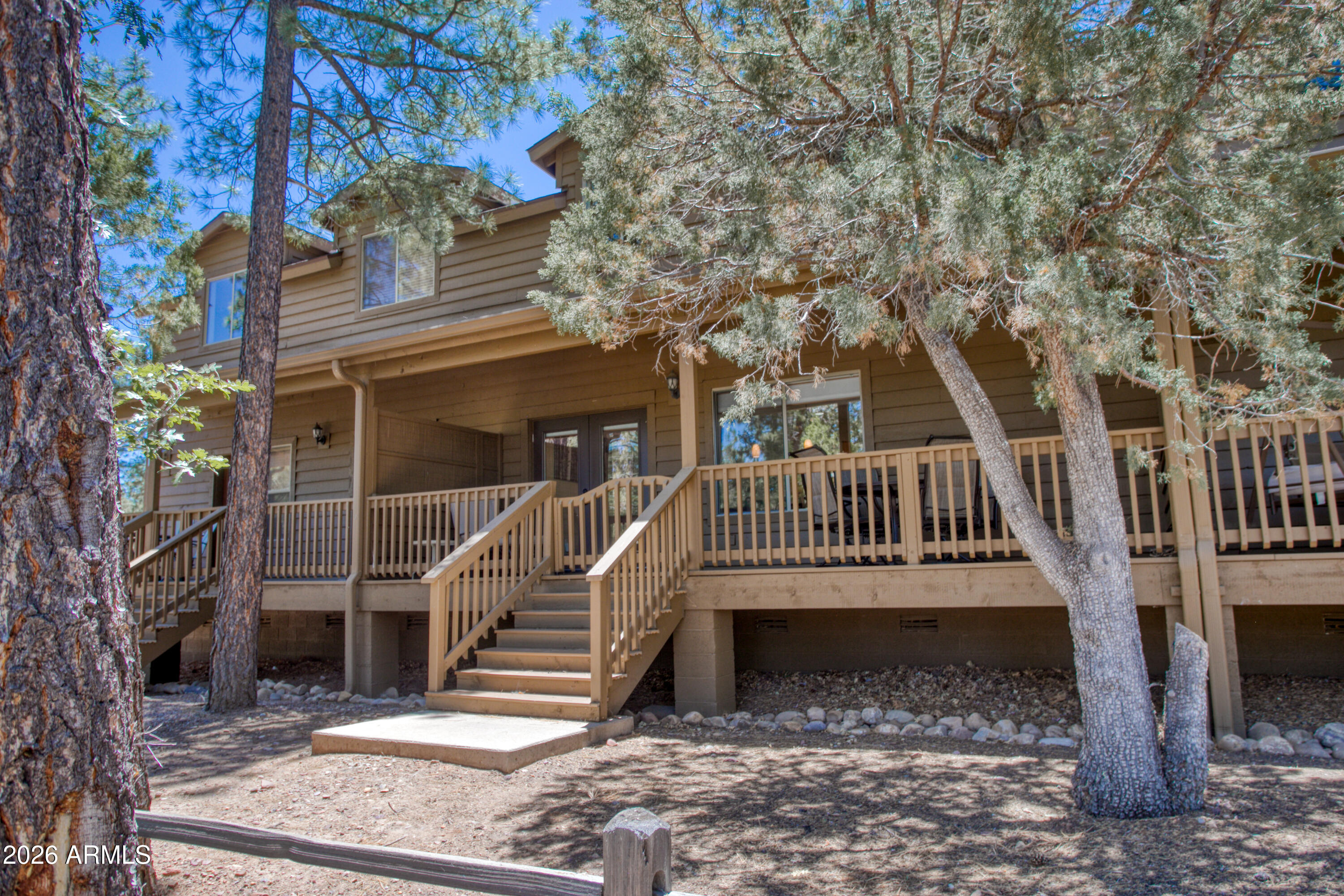 STARLIGHT RIDGE ESTATES TOWNHOUSES UNIT 1 - Residential