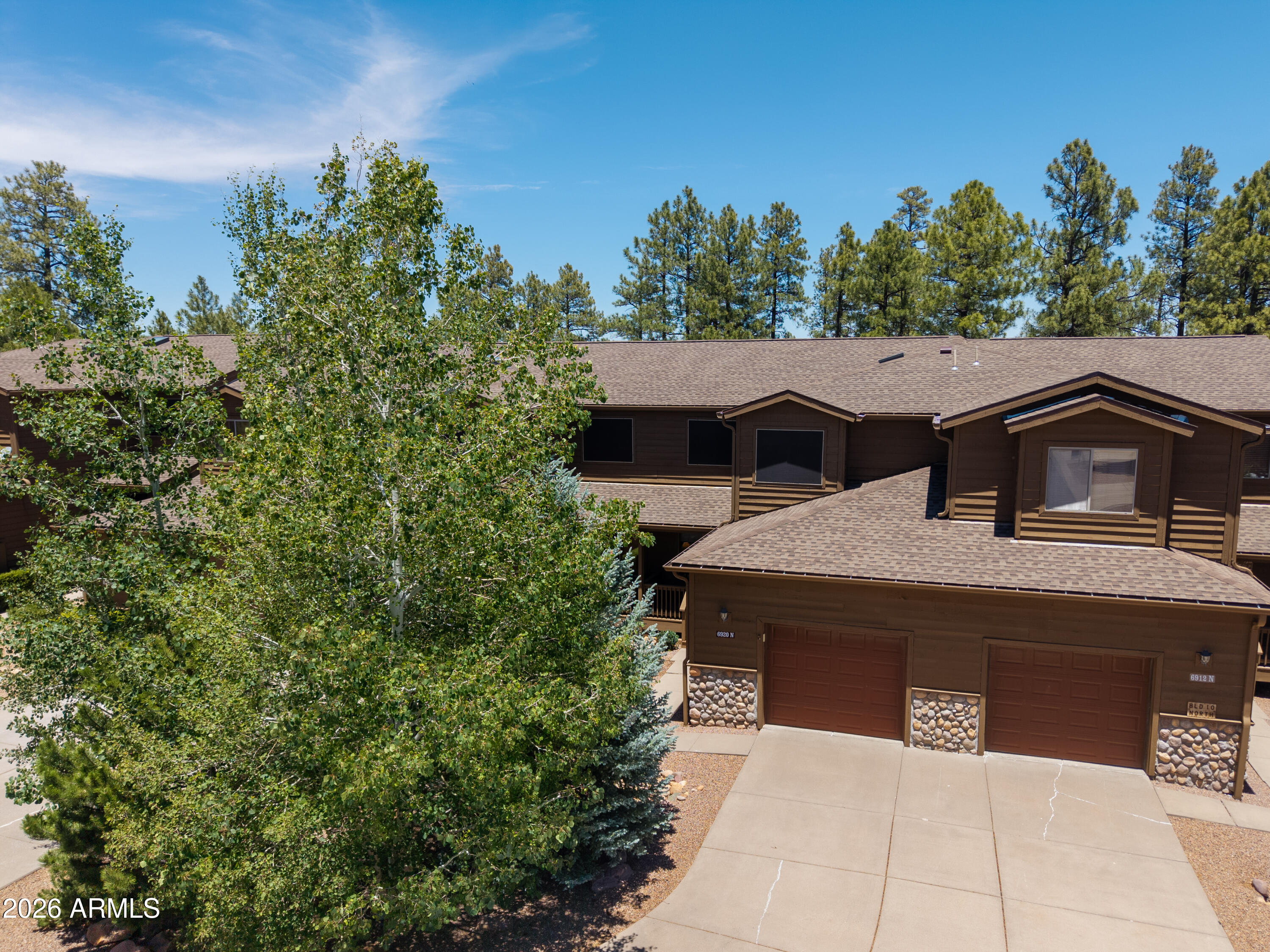 STARLIGHT RIDGE ESTATES TOWNHOUSES UNIT 1 - Residential
