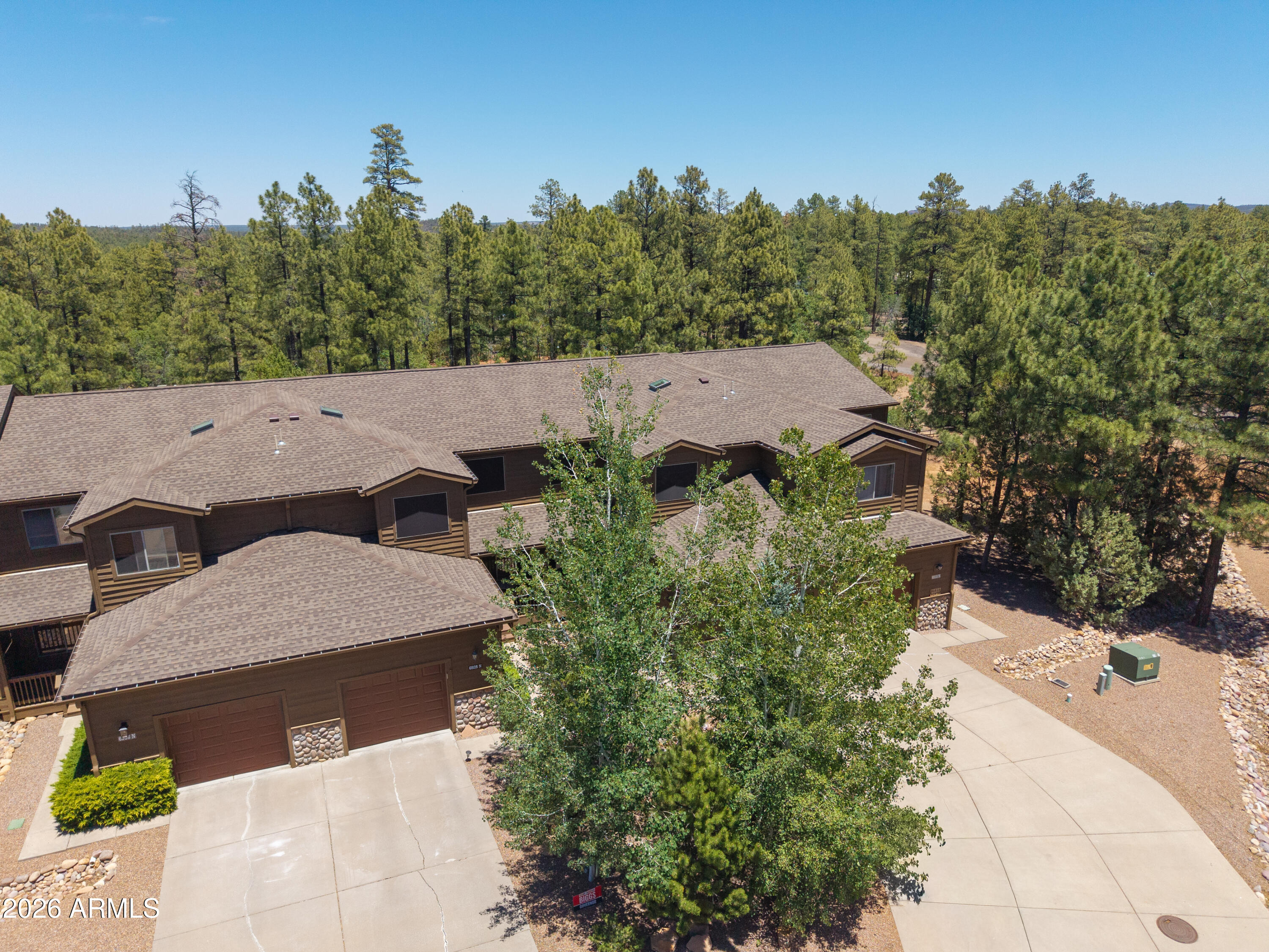 STARLIGHT RIDGE ESTATES TOWNHOUSES UNIT 1 - Residential