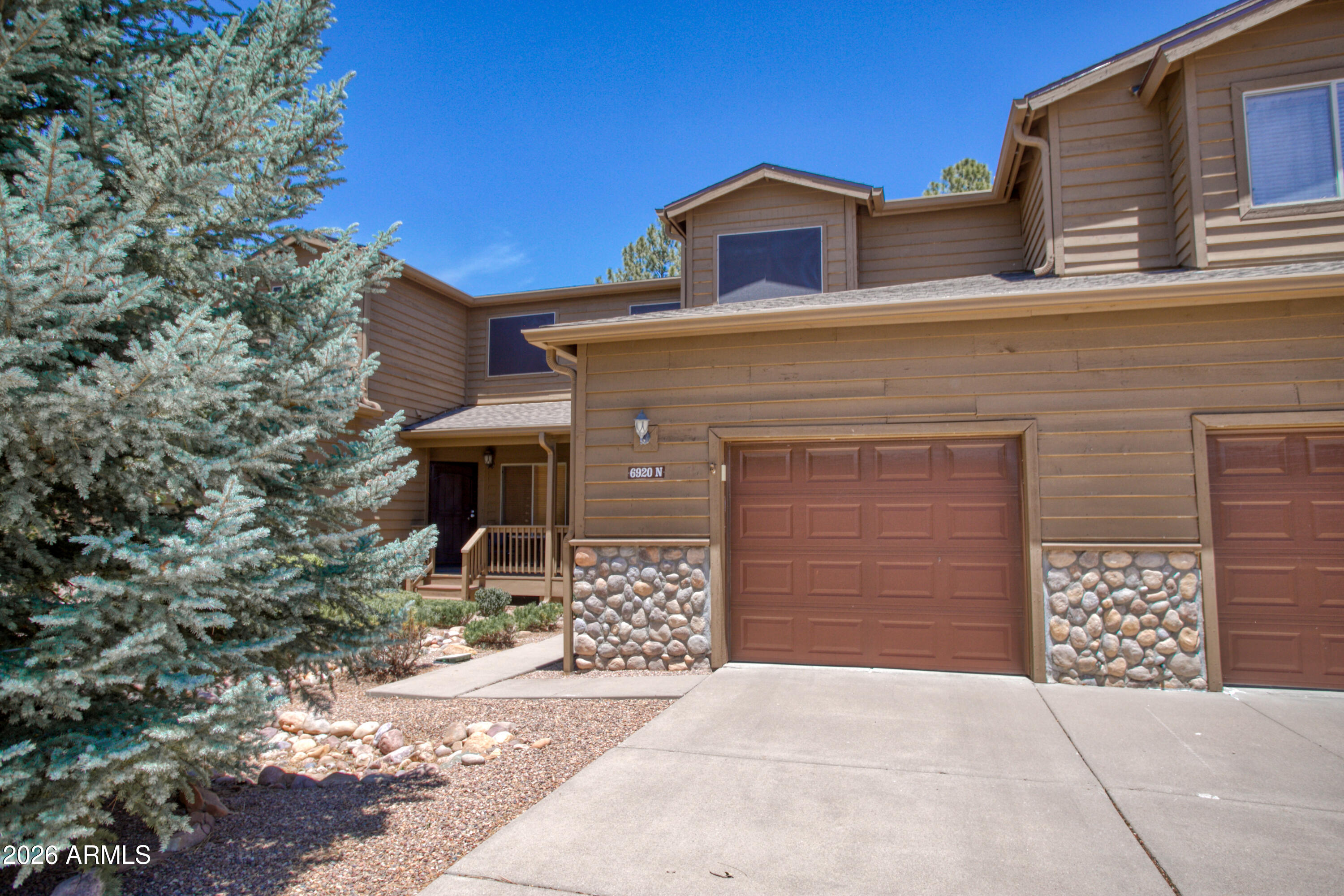 STARLIGHT RIDGE ESTATES TOWNHOUSES UNIT 1 - Residential