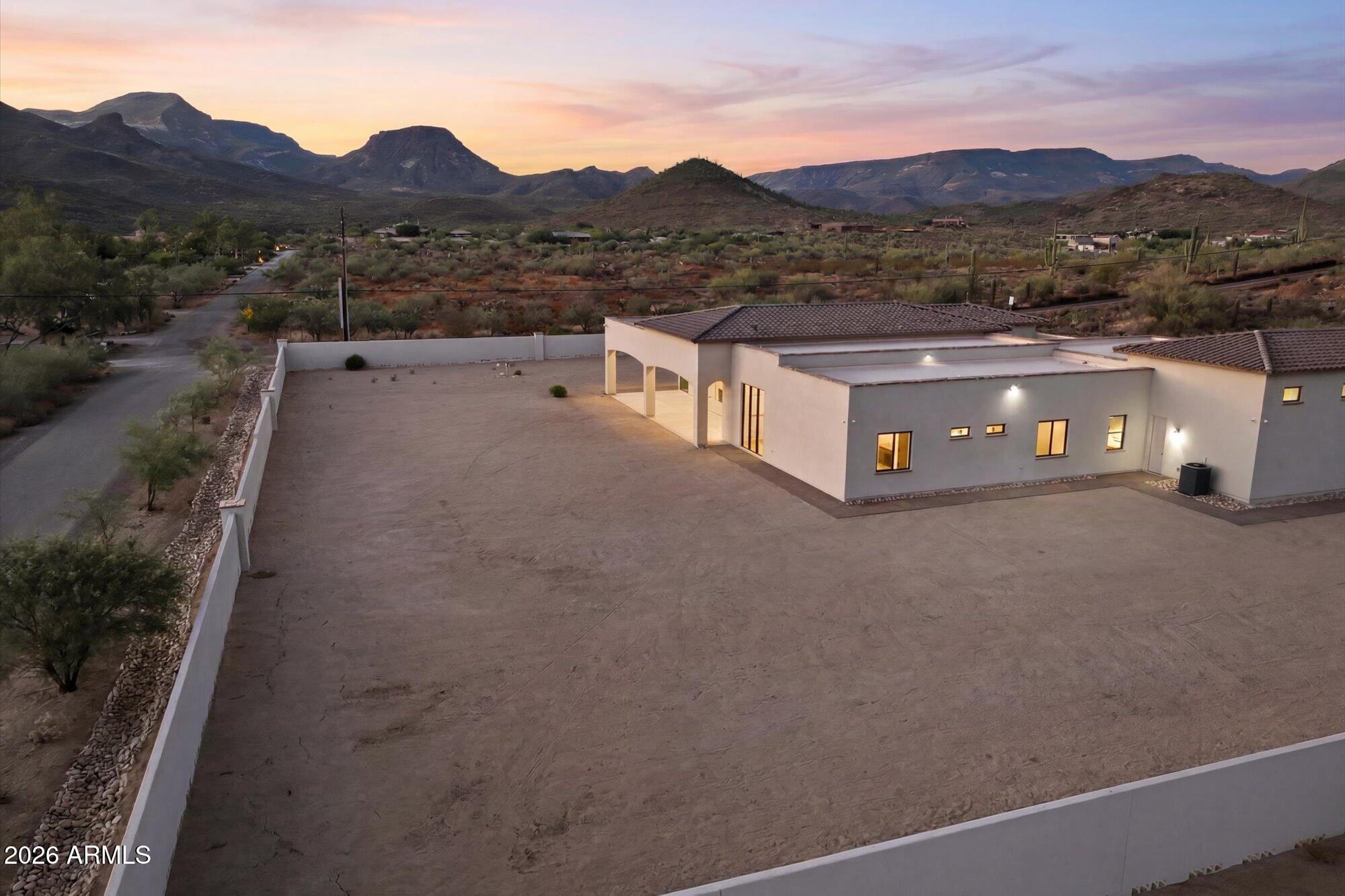 In escrow - Residential