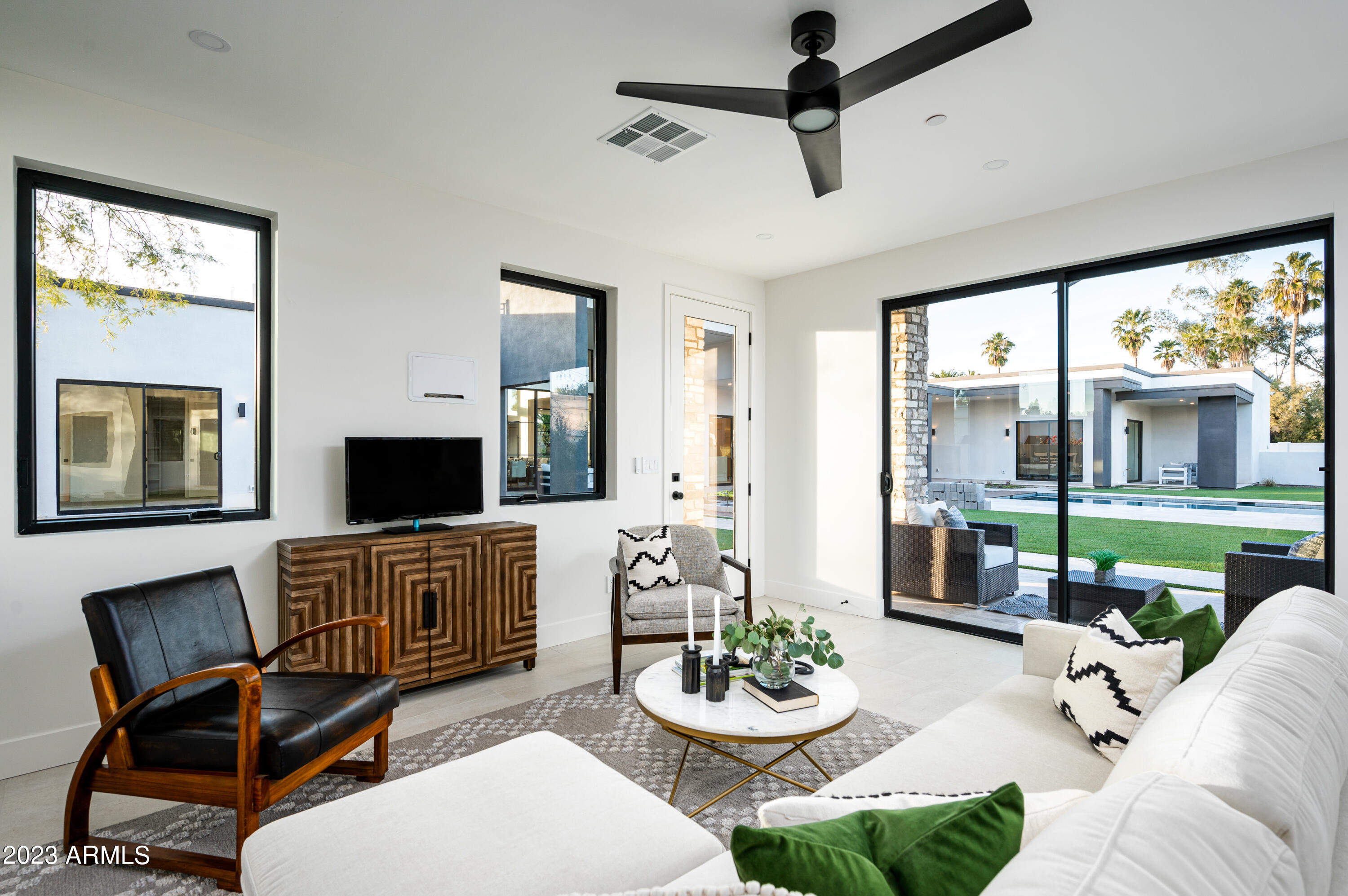 EQUESTRIAN MANOR UNIT 1 - Residential